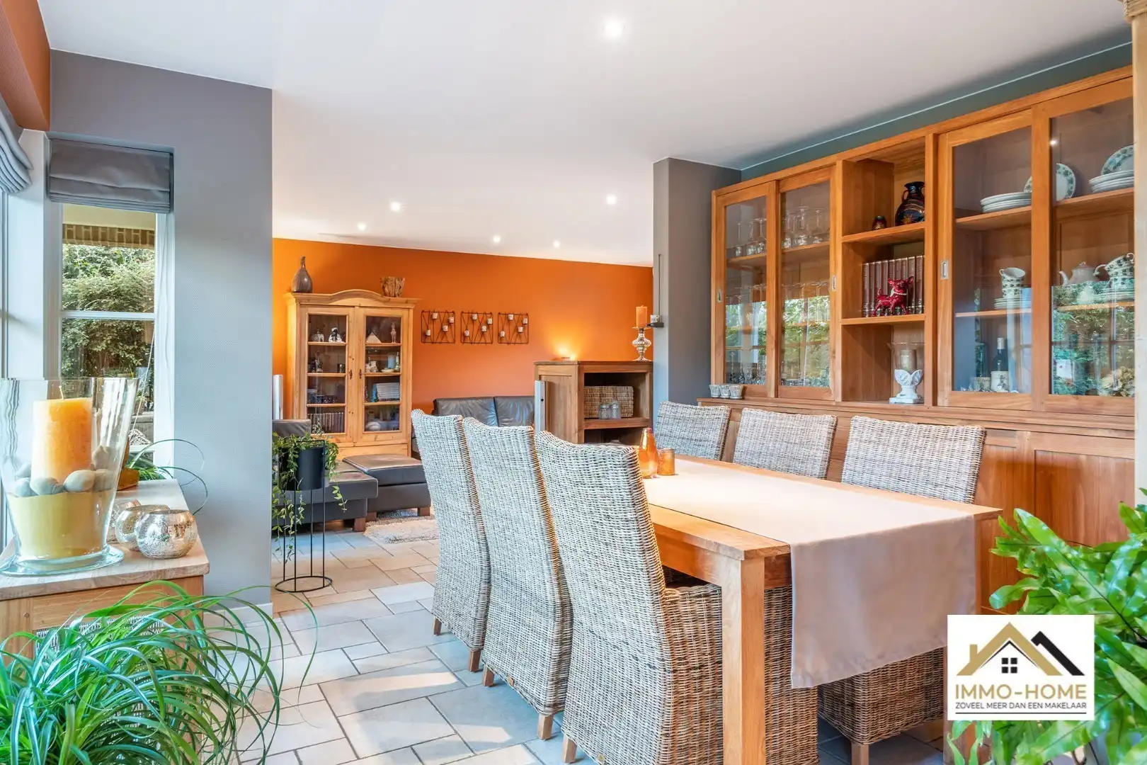 Prachtige woning met breed uitzicht op de tuin foto 9