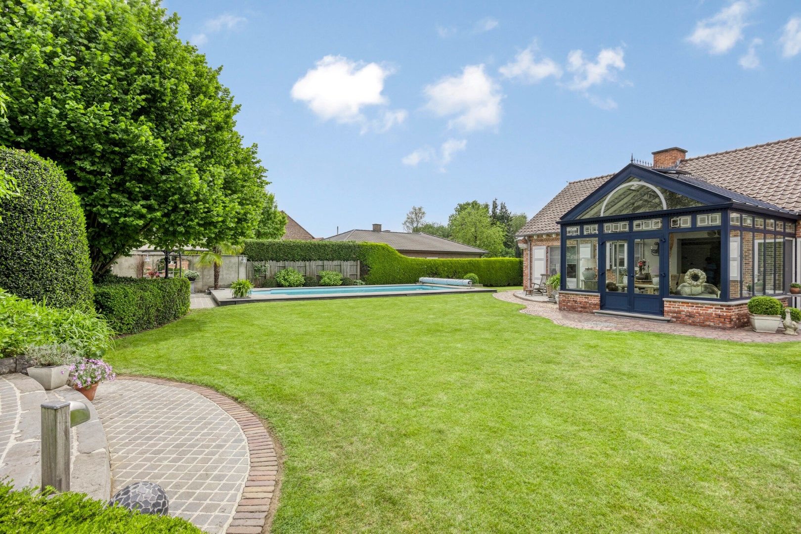 Ruime goed onderhouden woning op een prachtig perceel met praktijk mogelijkheid foto 29
