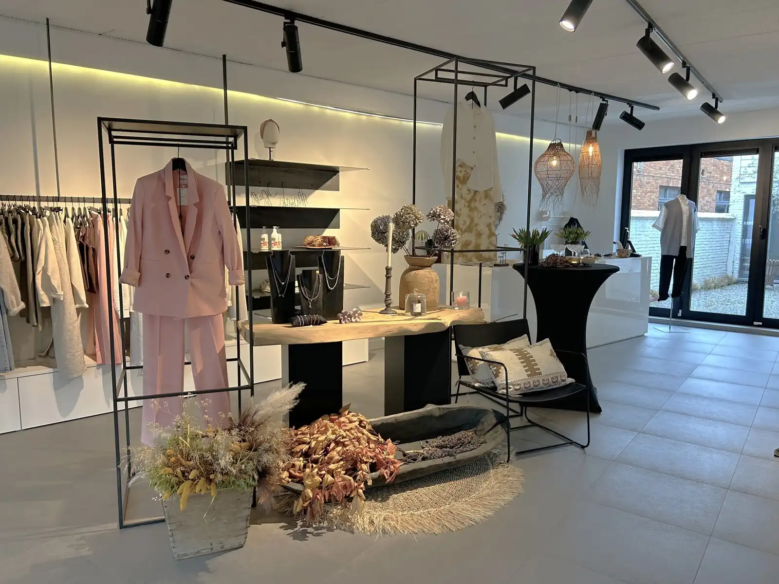 Instapklare handelsruimte in hartje Oud-Turnhout foto 6