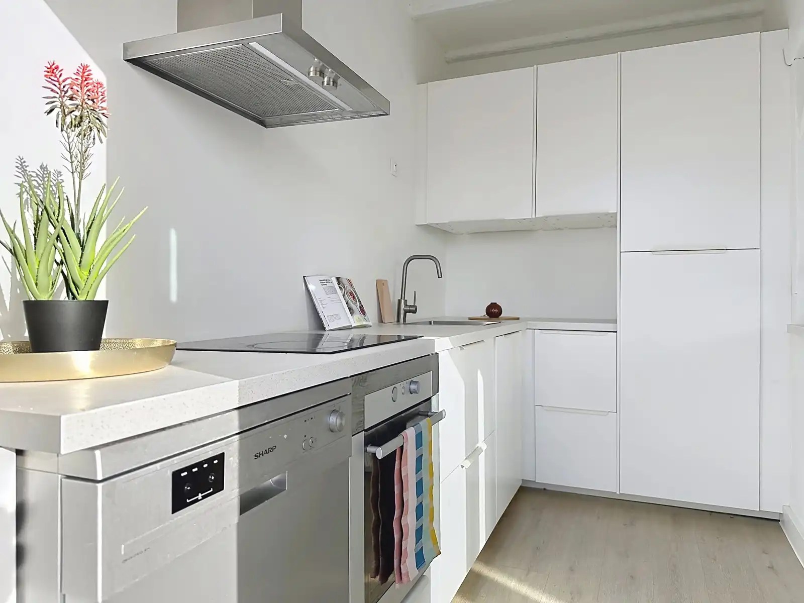 Instapklaar appartement met 3 kamers op een toplocatie! foto 32