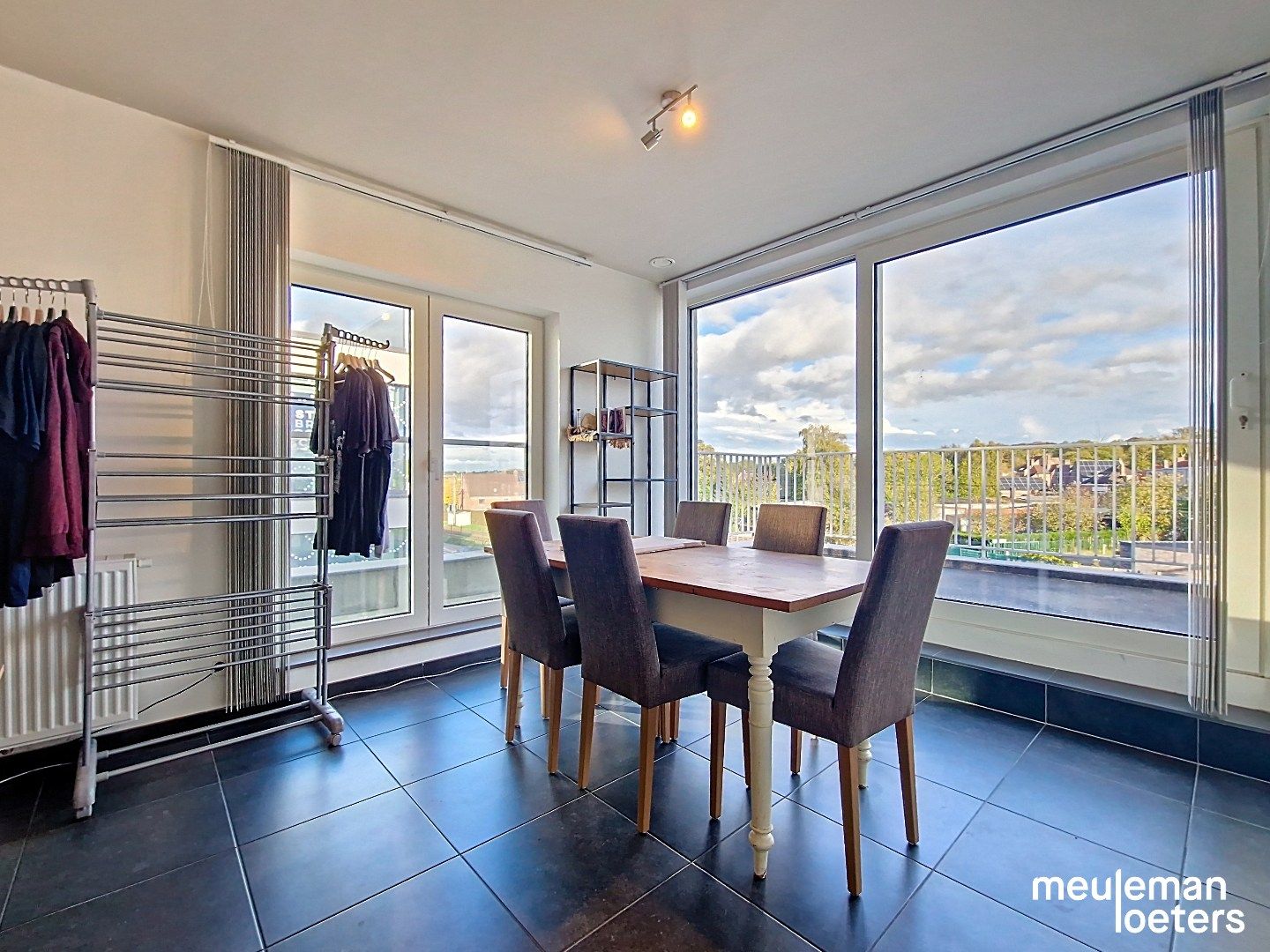 Kwalitatief afgewerkt appartement met parkeerplaats foto 4