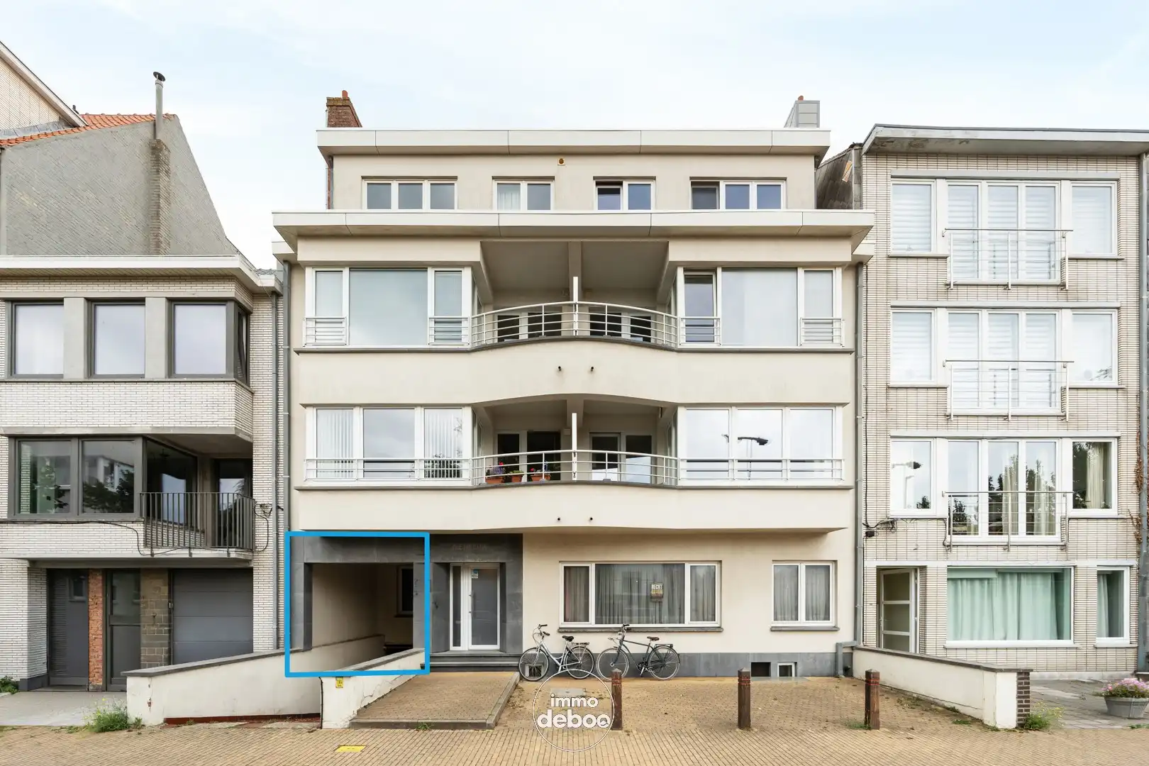 Gelijkvloers appartement op topligging vlakbij zee foto {{pictureIndex}}