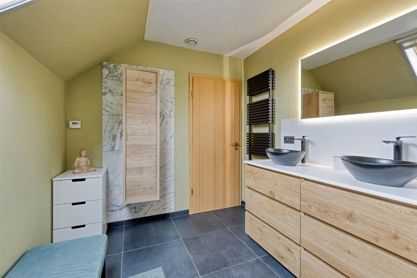 TE KOOP: Verzorgde halfopen bebouwing met 3 slaapkamers in Koersel! foto 18