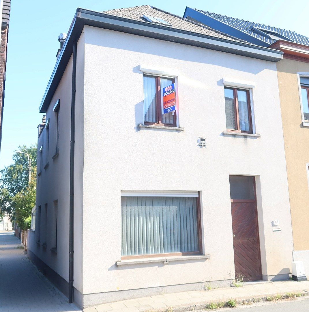 Te renoveren woning met 3 tot 4 slk en tuin foto {{pictureIndex}}