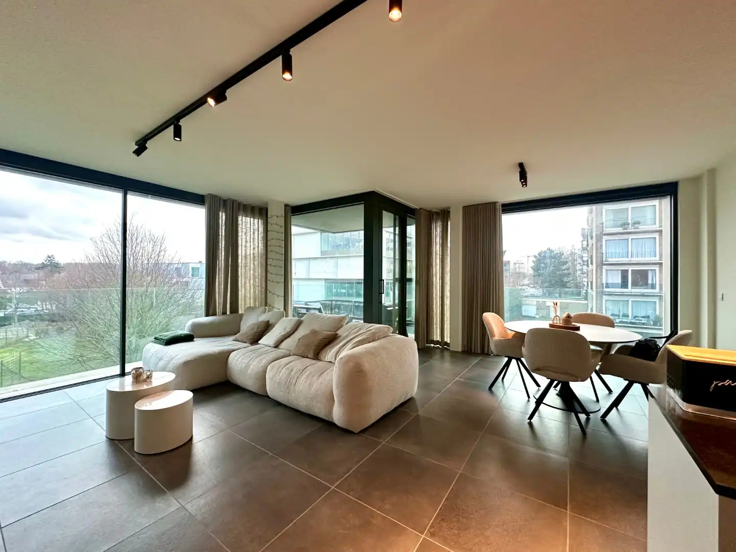 Stijlvol afgewerkt nieuwbouwproject foto 5