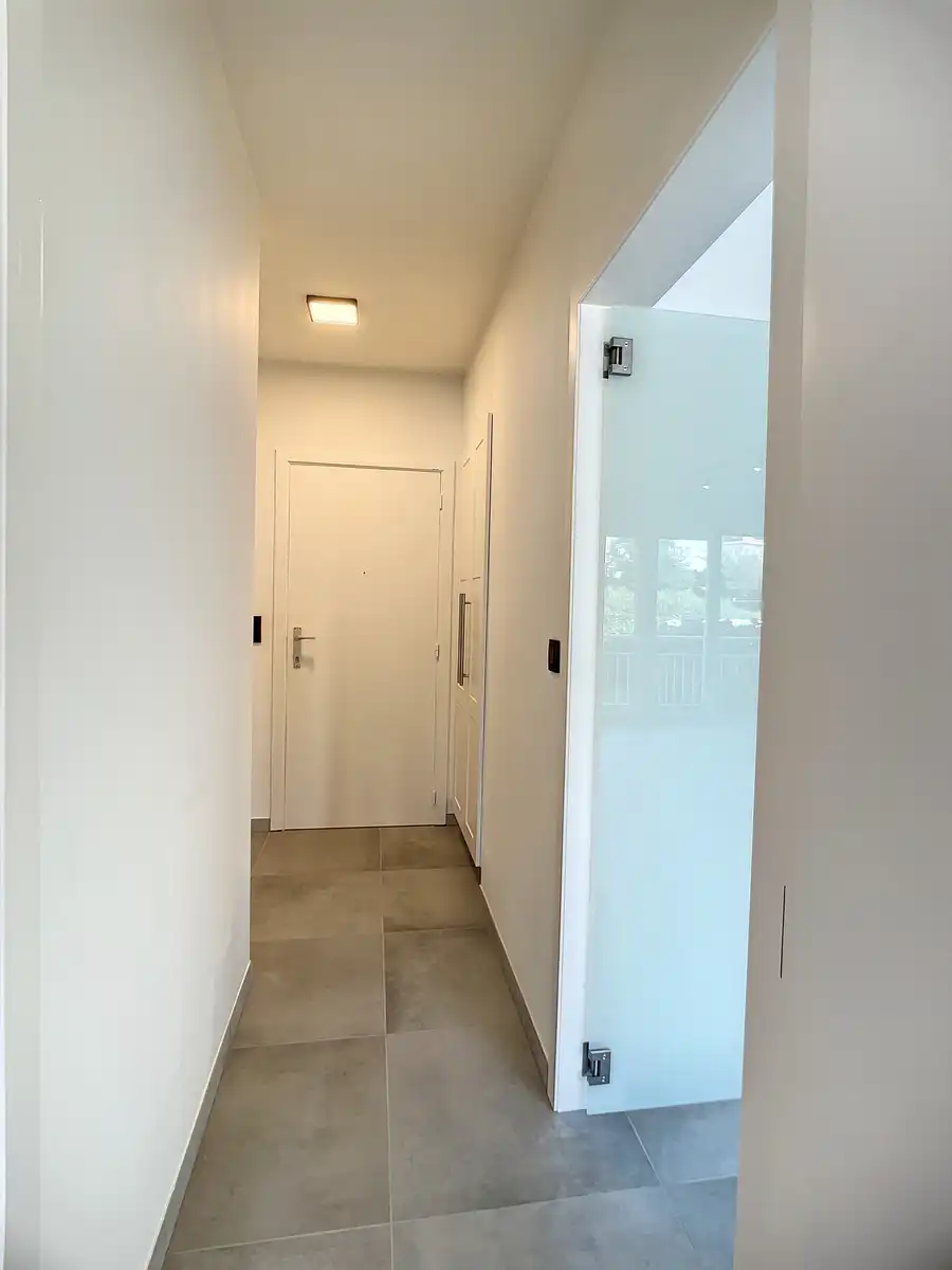 Modern gerenoveerd gelijkvloers appartement nabij park 58 foto 8