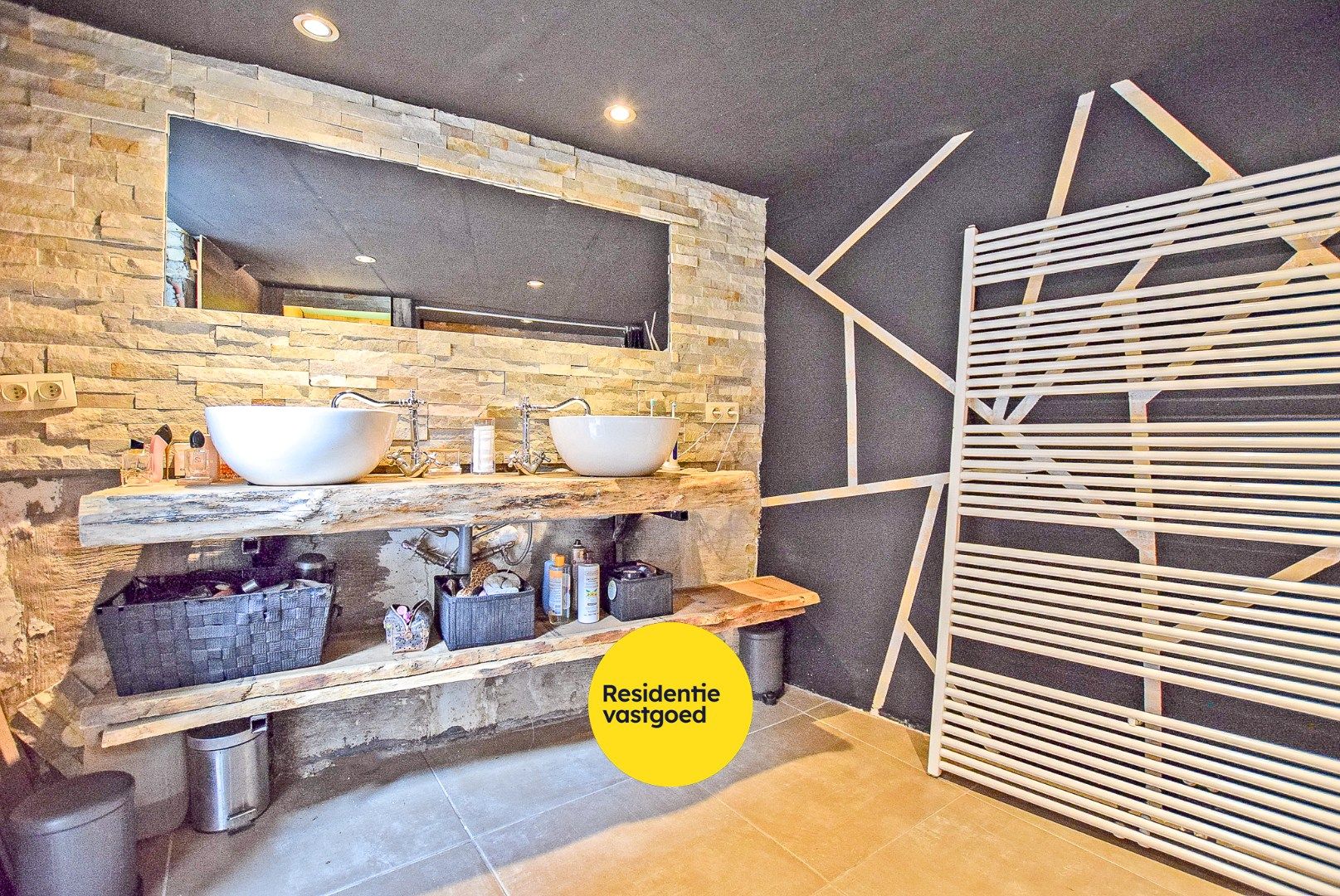 Te renoveren woning met 4 slaapkamers, bureau en zongerichte tuin in Alveringem foto 10