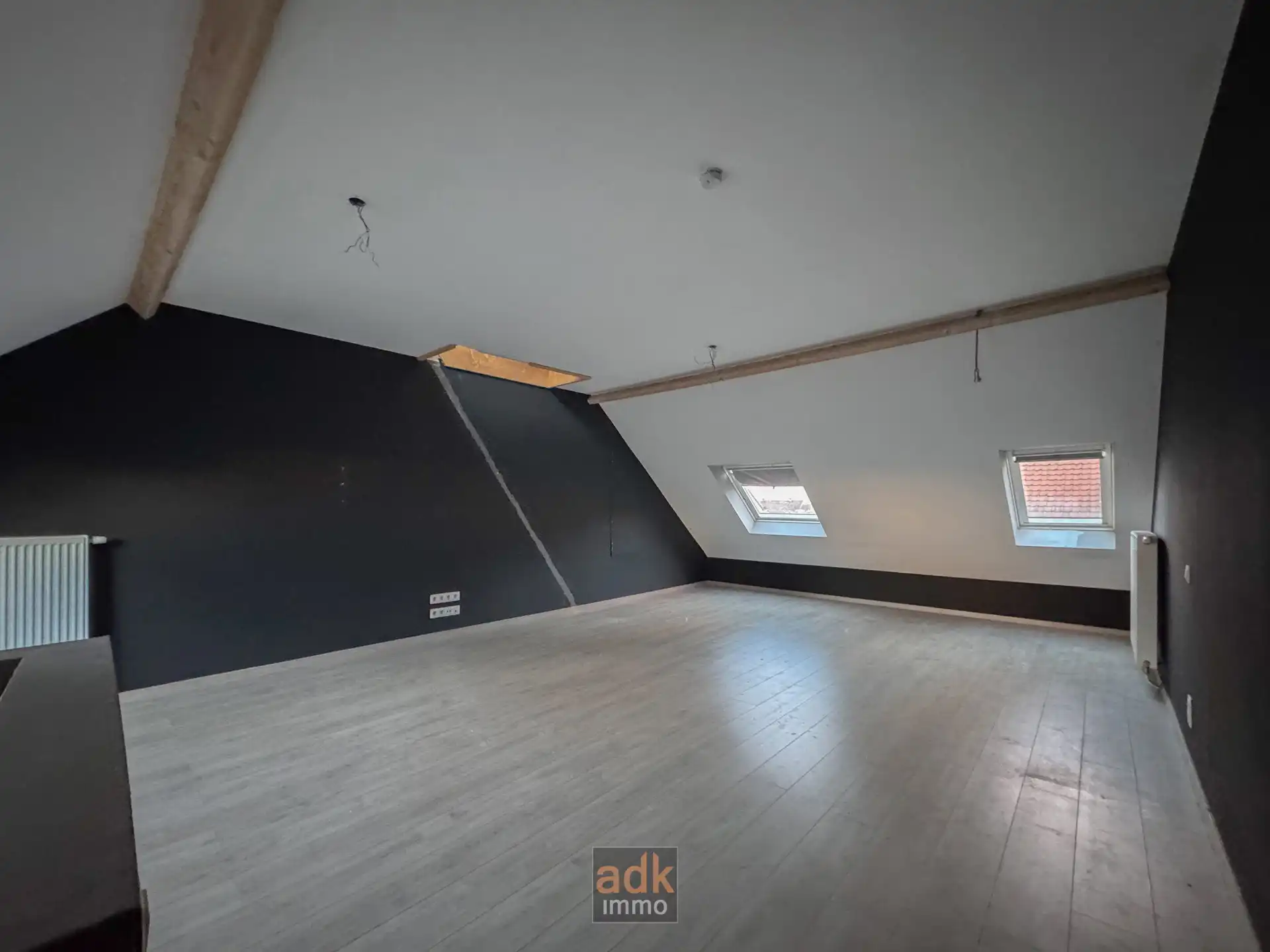 Herenhuis te koop met zuidwest gerichte tuin en parkeerplaats. Vernieuwd dak, nieuwe elektriciteit & nieuwe aardgas-CV foto 22