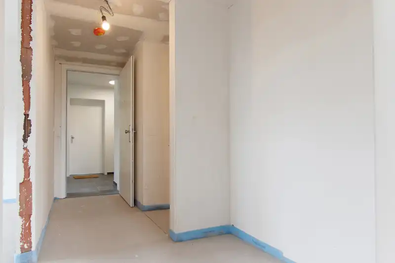 Ruim nieuwbouwappartement met 2 slaapkamers en riant terras op een goed bereikbare locatie! foto 3