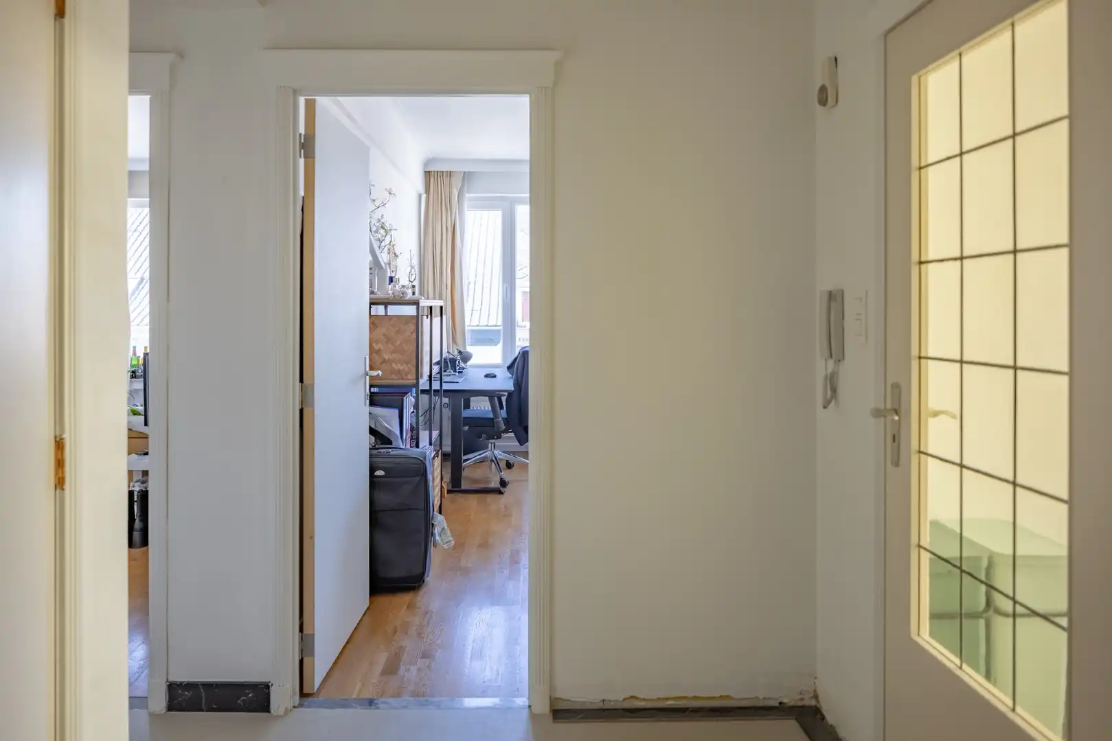 Erg lichtrijk hoekappartement op centrumlocatie foto 8