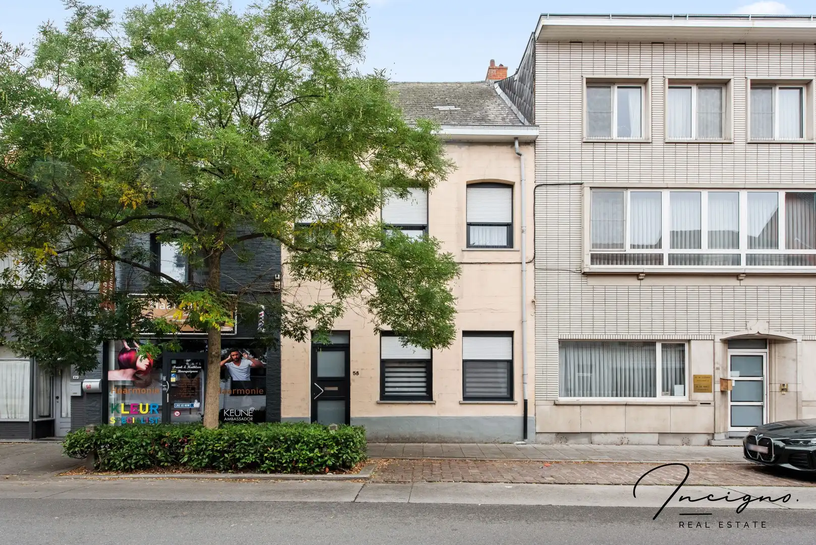 Hoofdfoto van de publicatie: Op te frissen rijwoning met 4 slaapkamers & stadskoer