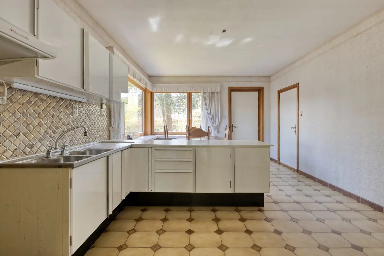 Rustig gelegen gelijkvloerse woning met 4 slpks op wandelafstand van het centrum van Mol !  foto 10