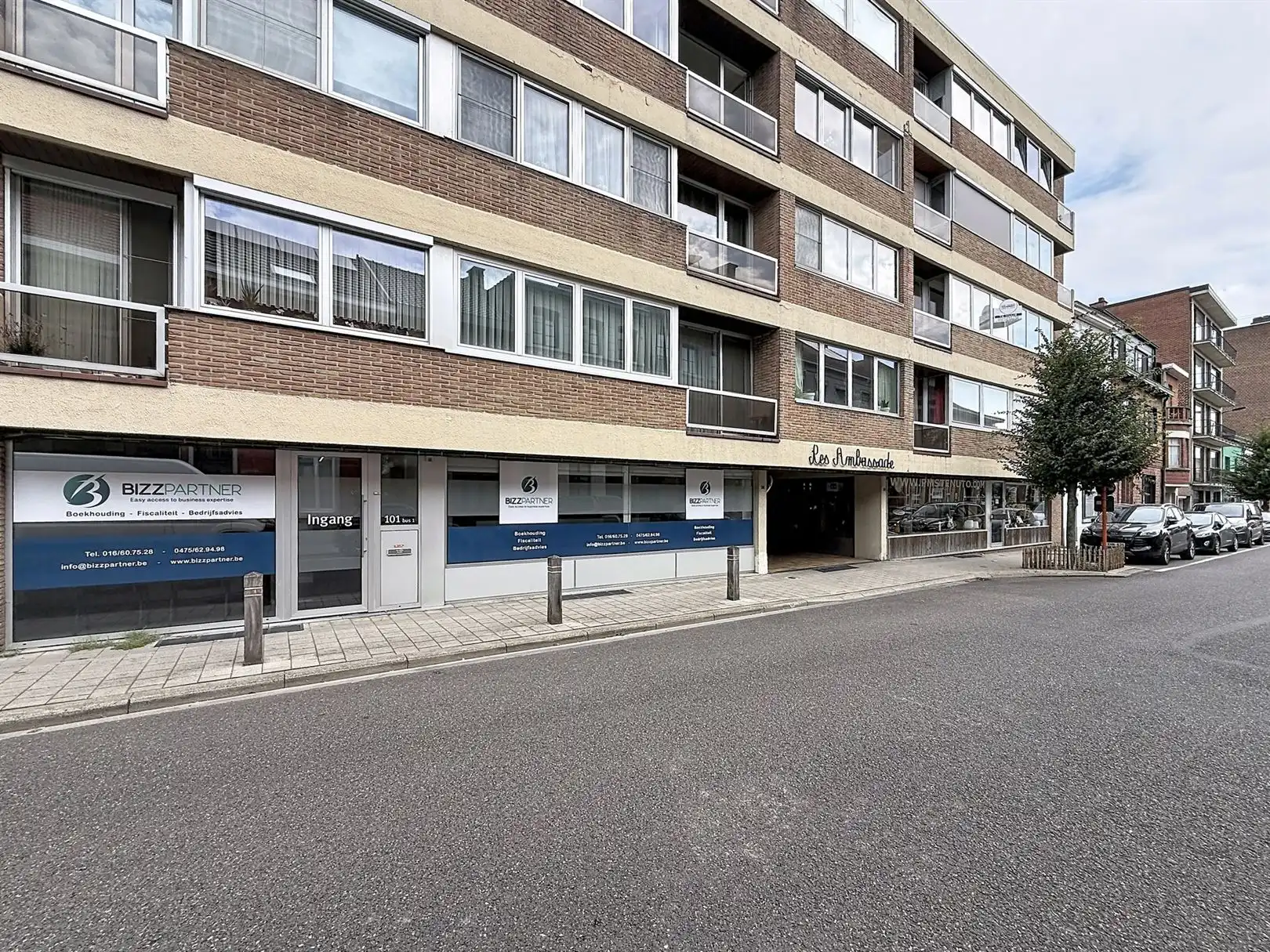 APP 2de V,2 slpks, terras, garage, kelder foto {{pictureIndex}}
