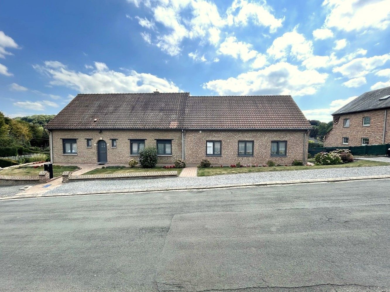 Zeer ruime villa van ca. 475m² - 6 kamers - 3 badkamers (mogelijks kangoeroewoning) nabij centrum Overijse foto 2