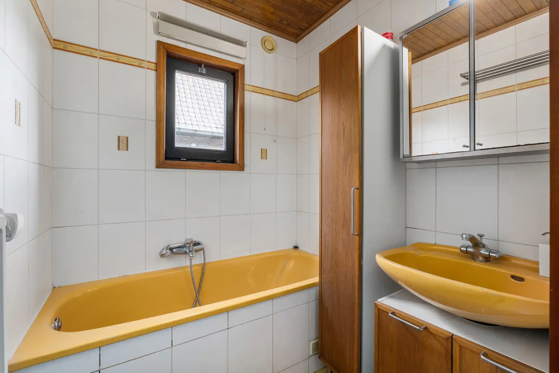 Gezinswoning met 4 slaapkamers, 2 badkamers in rustige wijk foto 27