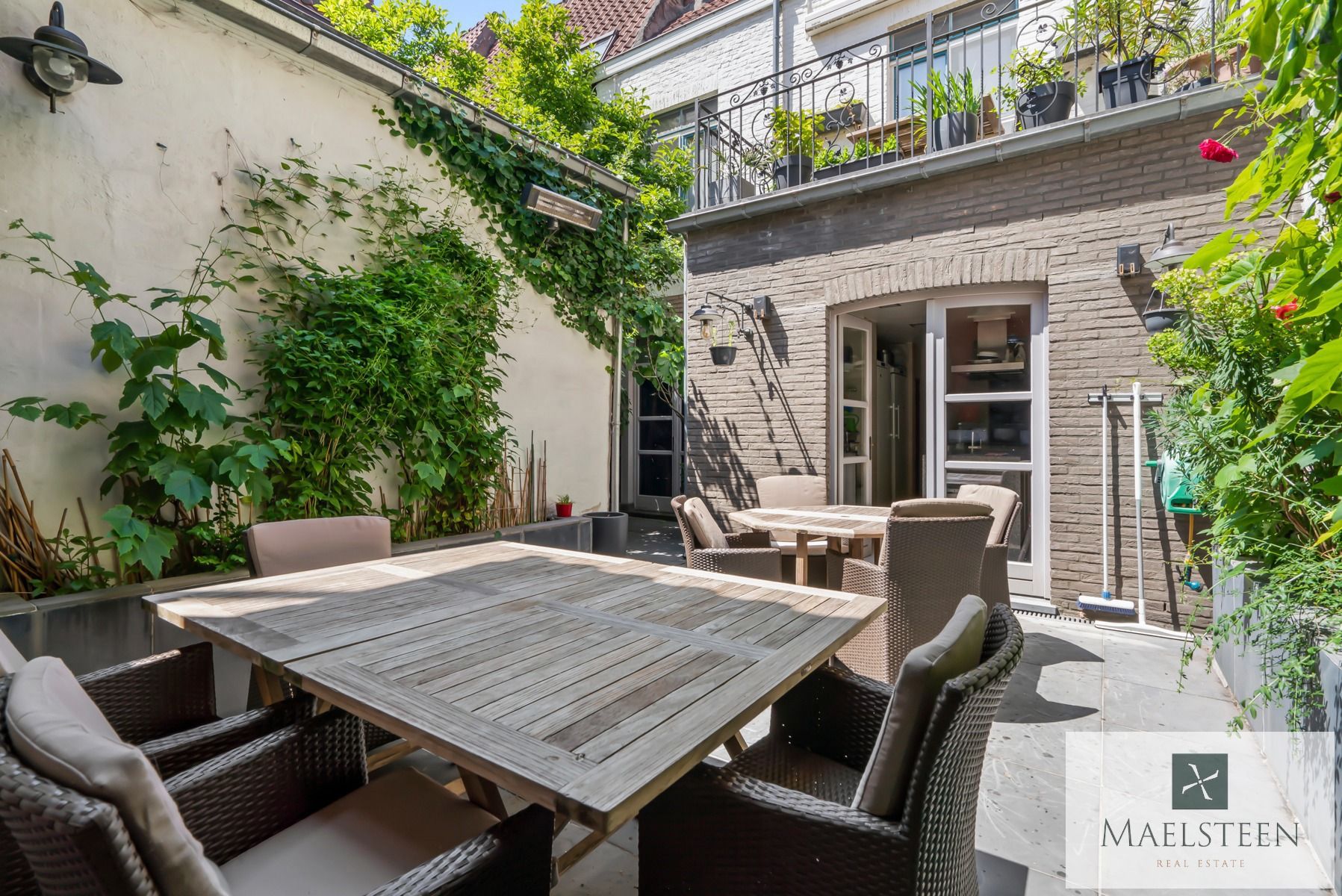 Verrassend ruime woning, centraal gelegen in hartje Brugge foto 13