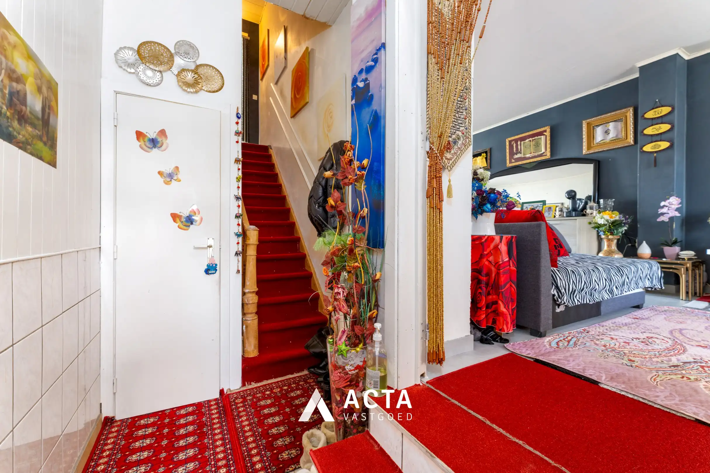 Ruime te renoveren stadswoning met 5 slaapkamers en tuin foto 6