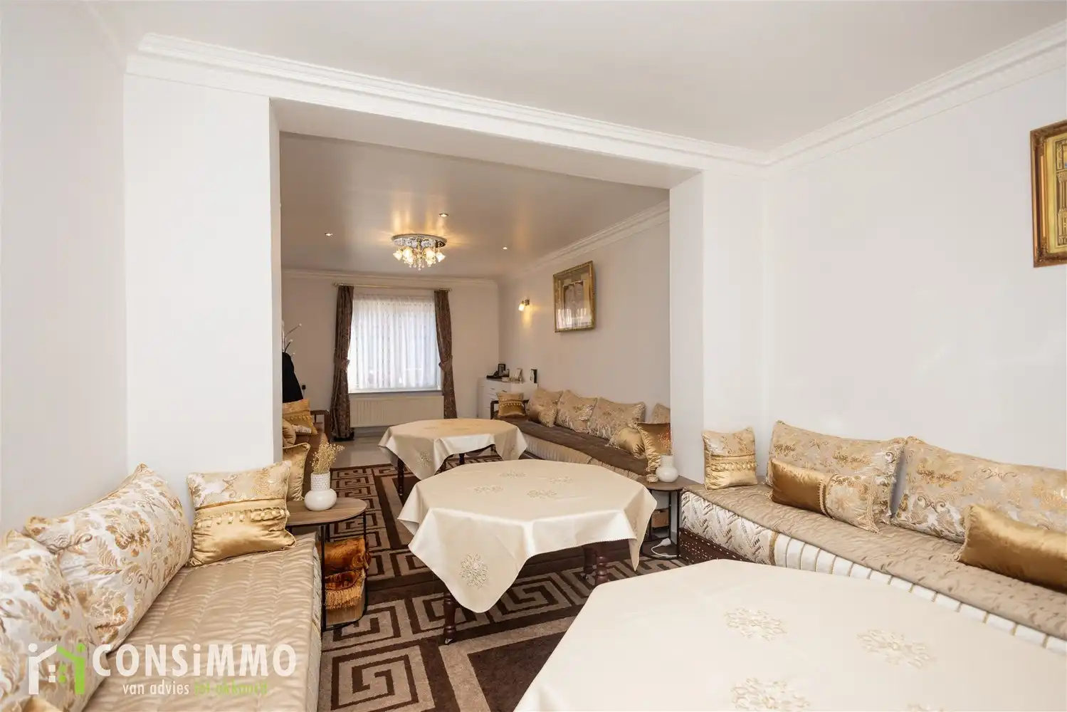 Instapklare en ruime woning met 5 slaapkamers in Genk foto 5