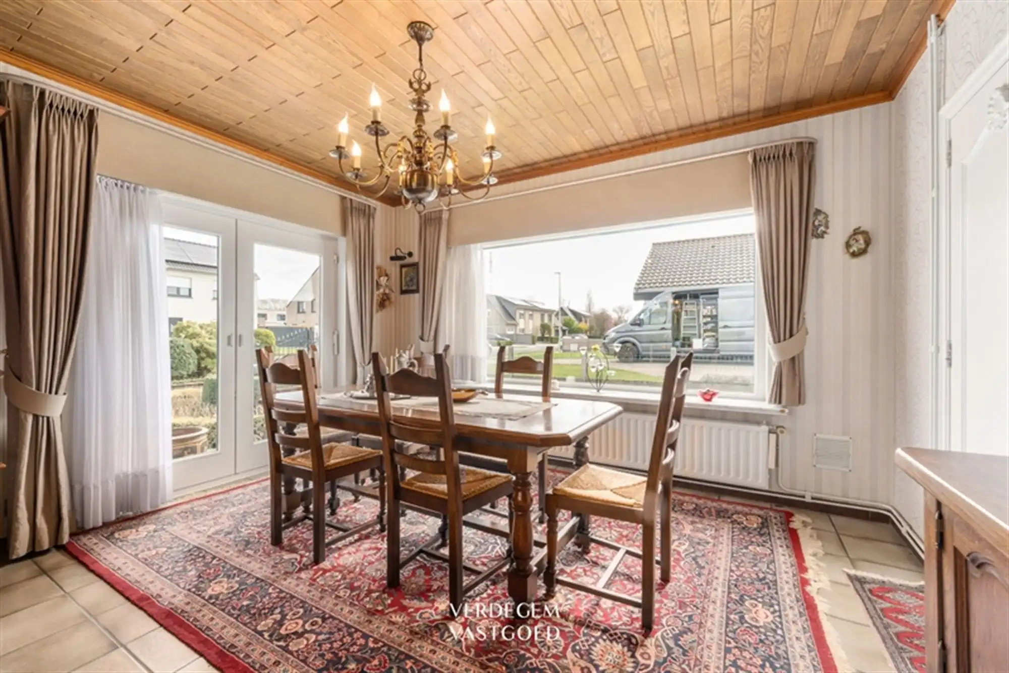 Fijne bungalow met 3 slaapkamers, zonnige tuin en dubbele garage foto 8