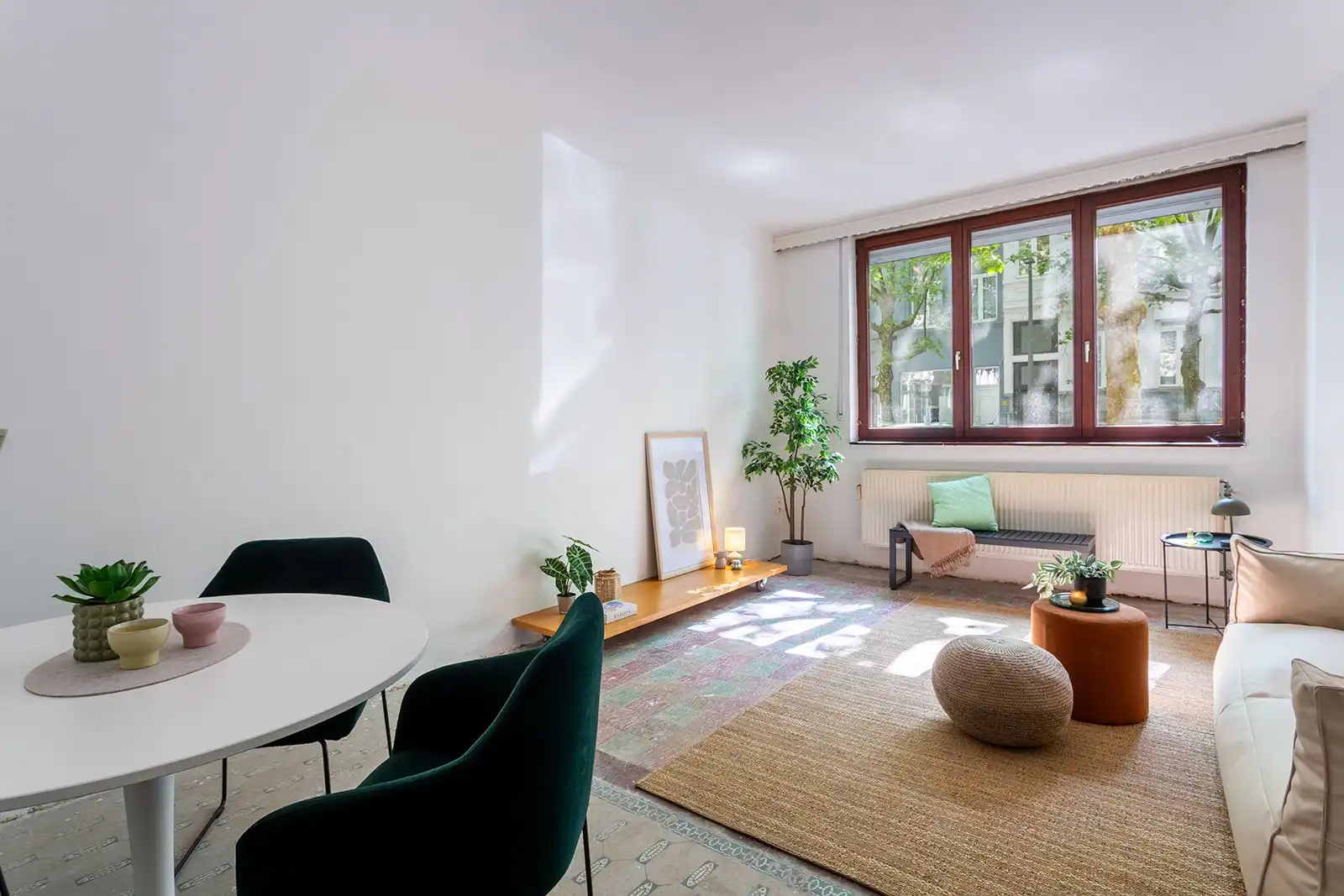 Hoofdfoto van de publicatie: Woning met 6 slaapkamers, volledig naar eigen smaak renoveren