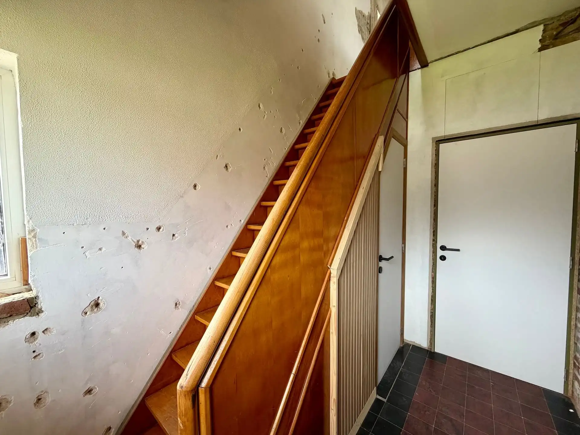 Renovatieproject met enorm potentieel op een ruim perceel van 9a85ca. foto 6