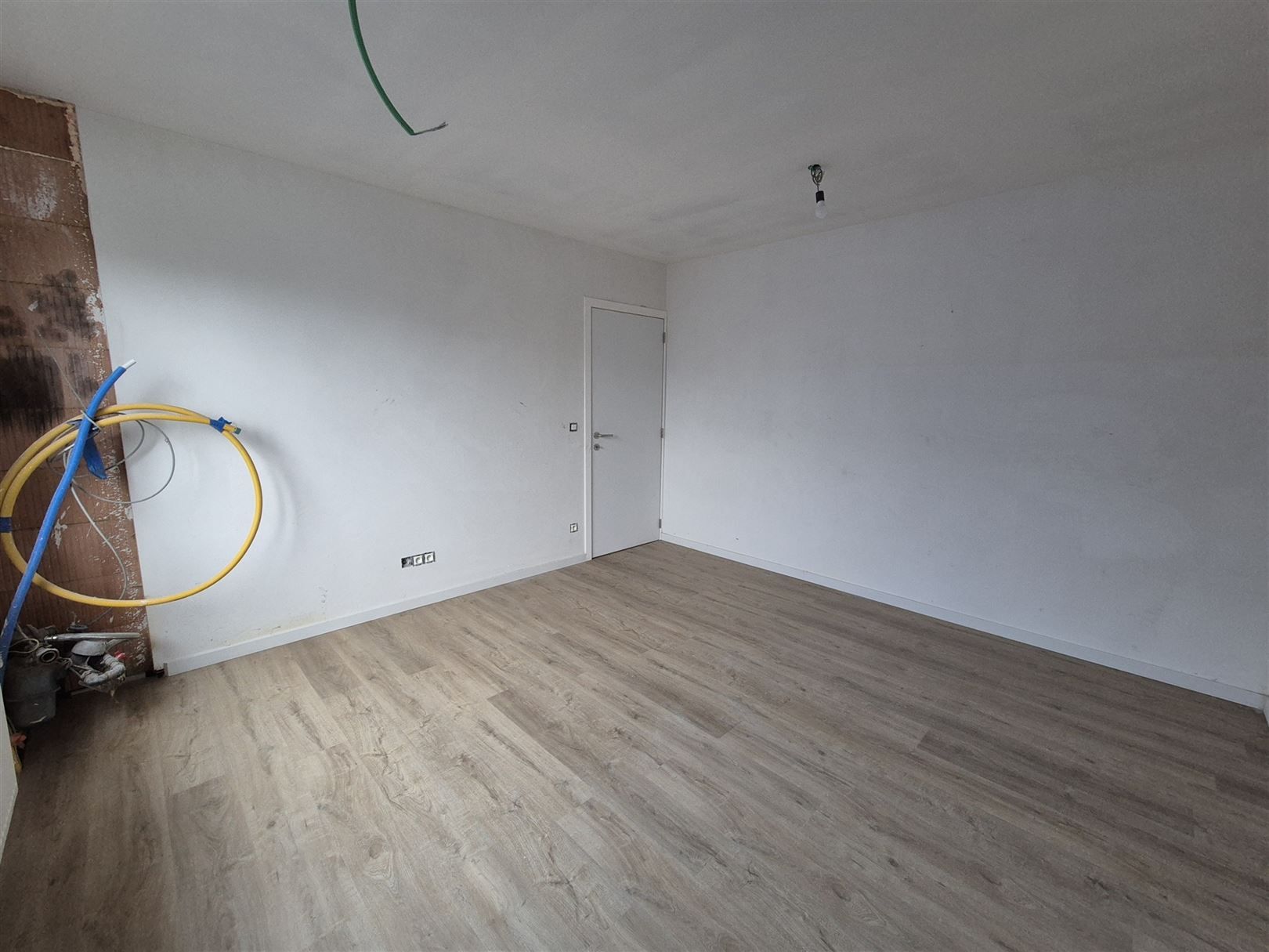 Volledig gerenoveerde, rustig gelegen woning met 4 slaapkamers. foto 6