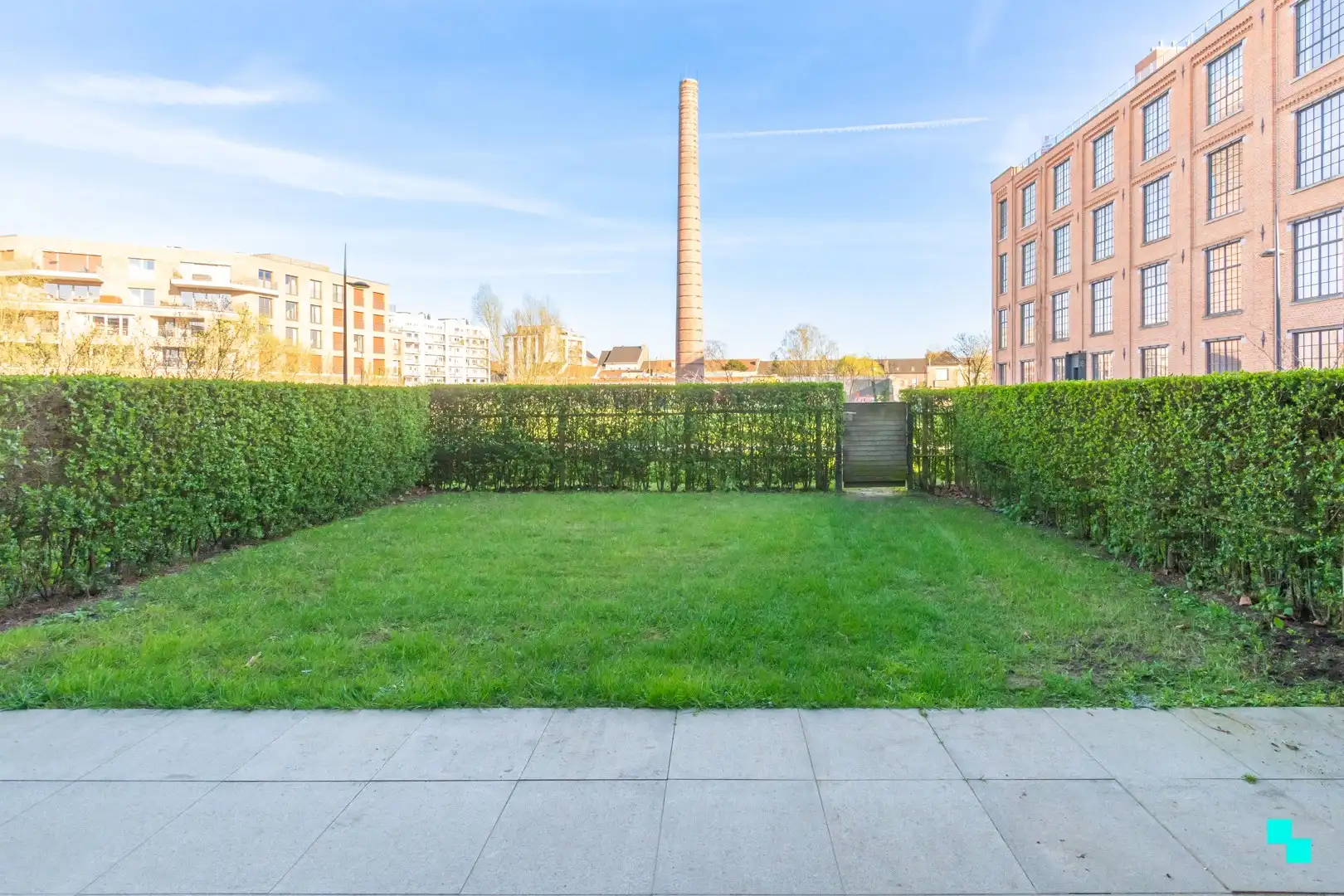 Lichtrijk twee slaapkamerappartement met tuin te Gent foto 6