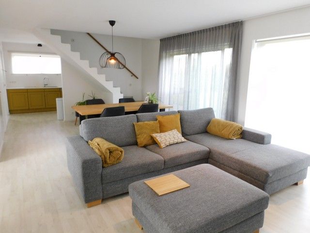 Gezinswoning met 3 slaapkamers en grote tuin foto 4