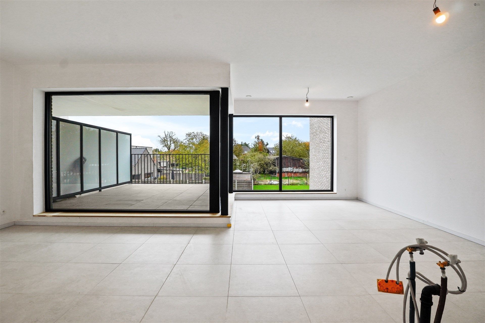 Top gelegen 2 slaapkamer appartement met mooi zicht foto 8