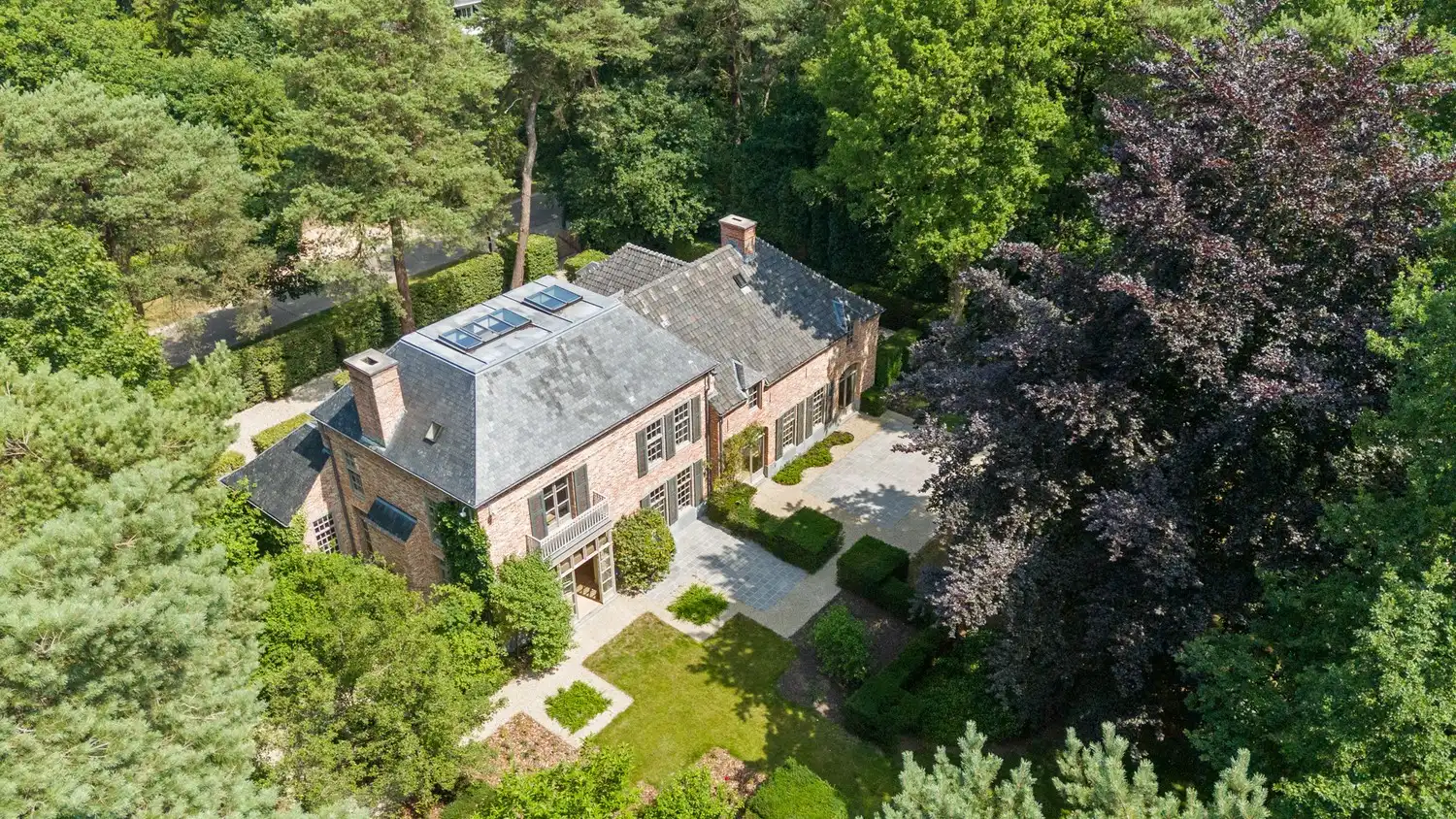 Exclusieve Vlassak-Verhulst villa op 3.016 m2 foto 2