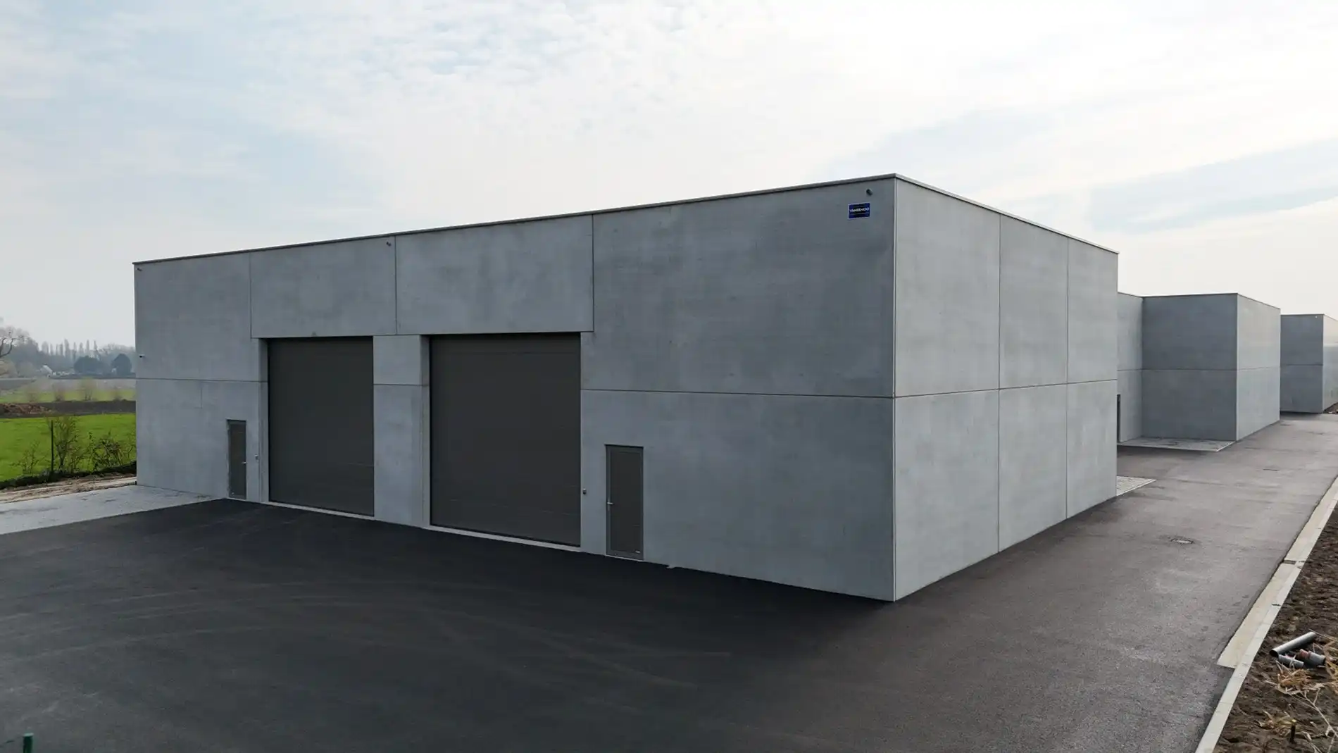 Nieuwbouw loods KMO-UNIT te koop – 192 m² met 2 parkeerplaatsen inbegrepen op de industriezone te Aartrijke foto 8