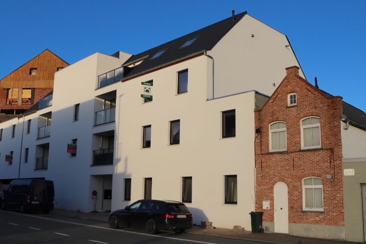 Modern appartement met 2 slaapkamers en zonnig terras foto 3