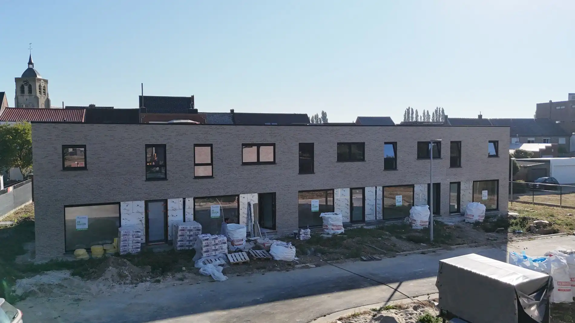 Woning met 3 slaapkamers en carport te Proven  foto 2