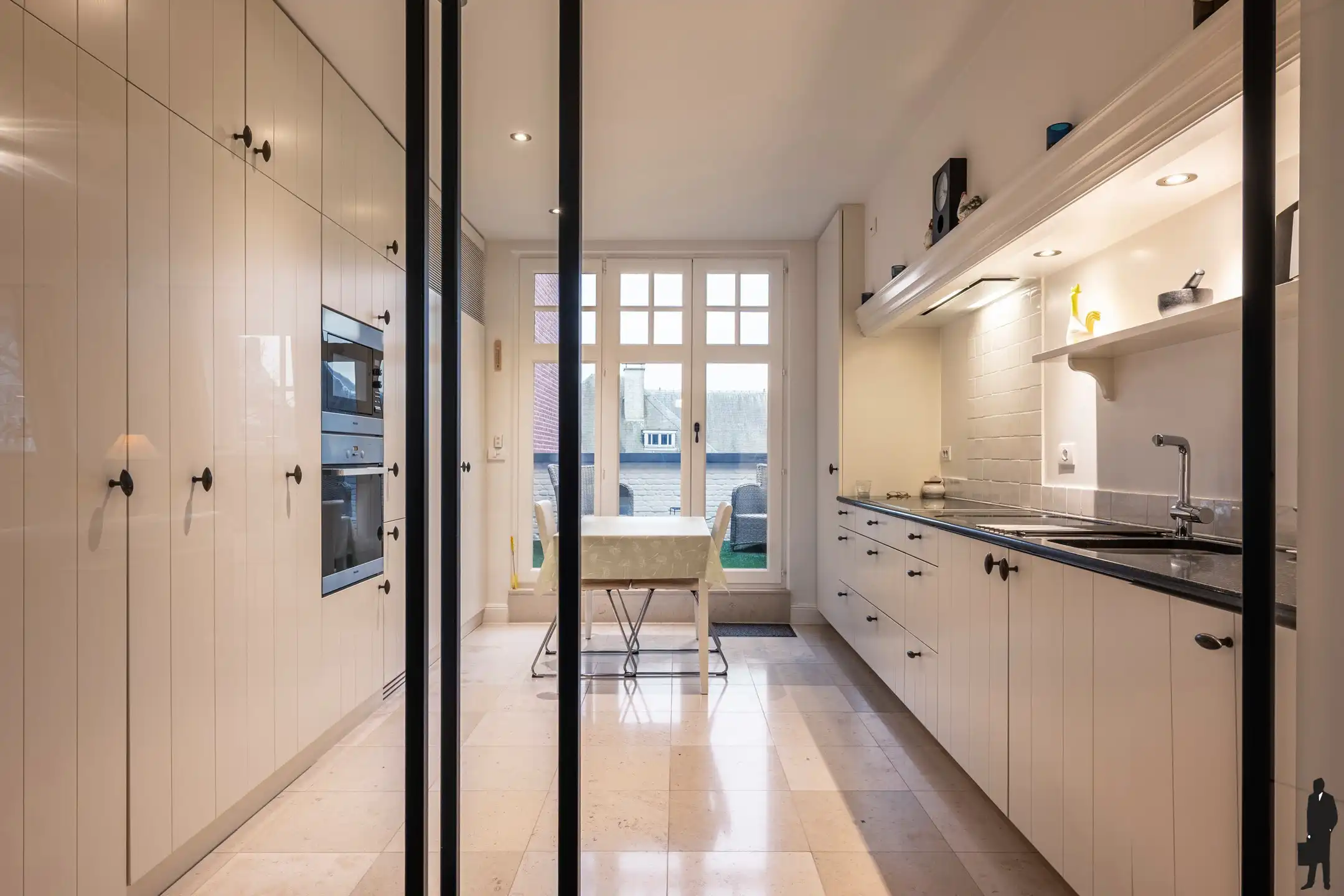 Stijlvol appartement met 2 slpks, 2 badks en zuidterras foto 6