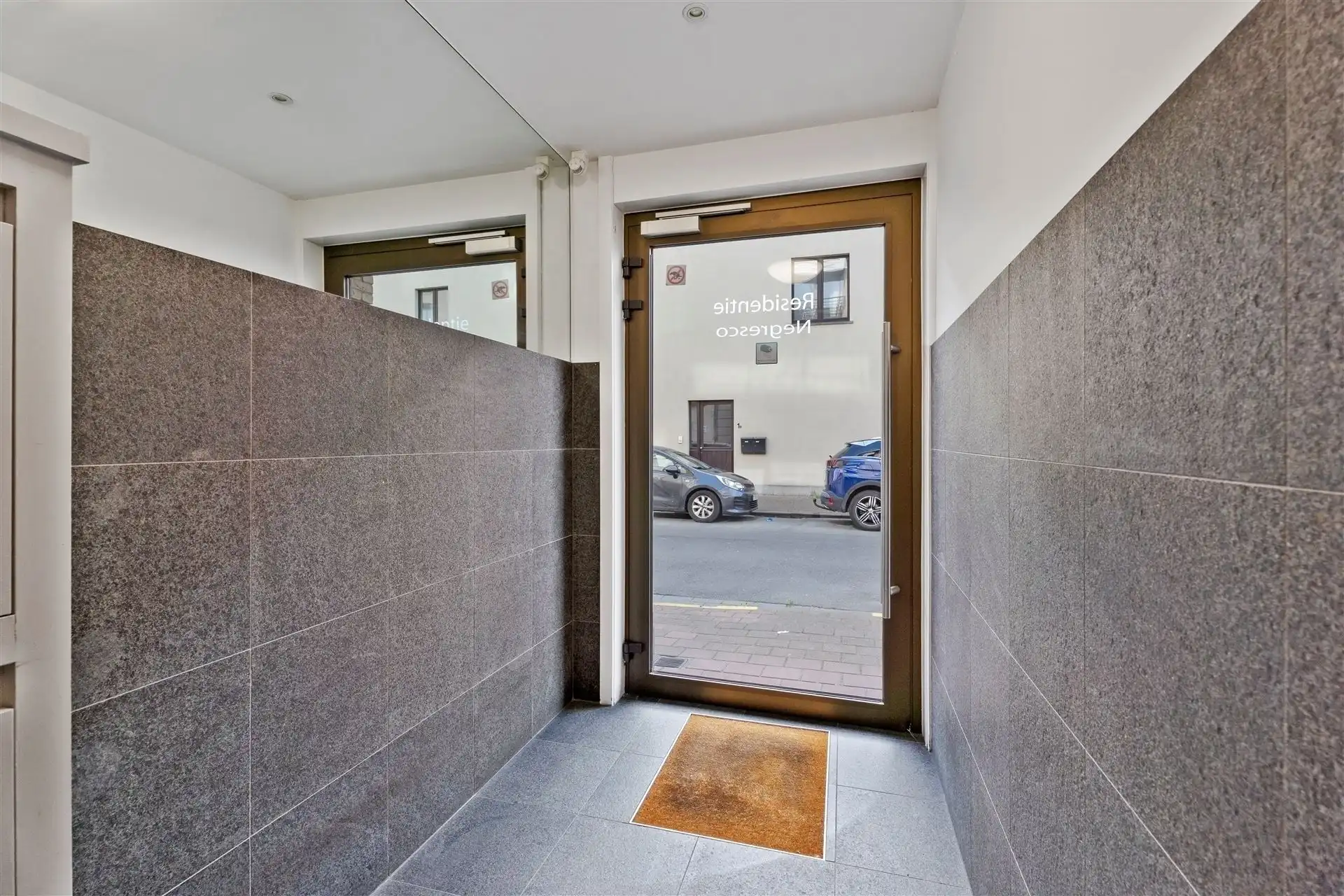 CENTRALE LIGGING / STAANPLAATS foto 28