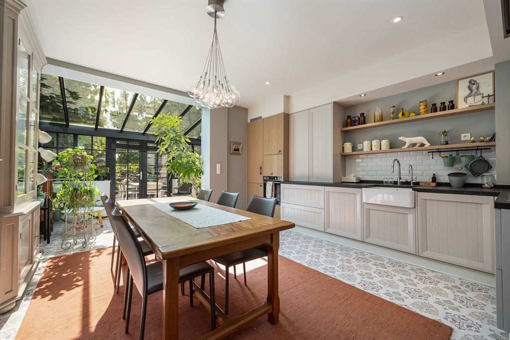 Leuven’s verborgen diamant: grandioos herenhuis met wow-factor! foto {{pictureIndex}}