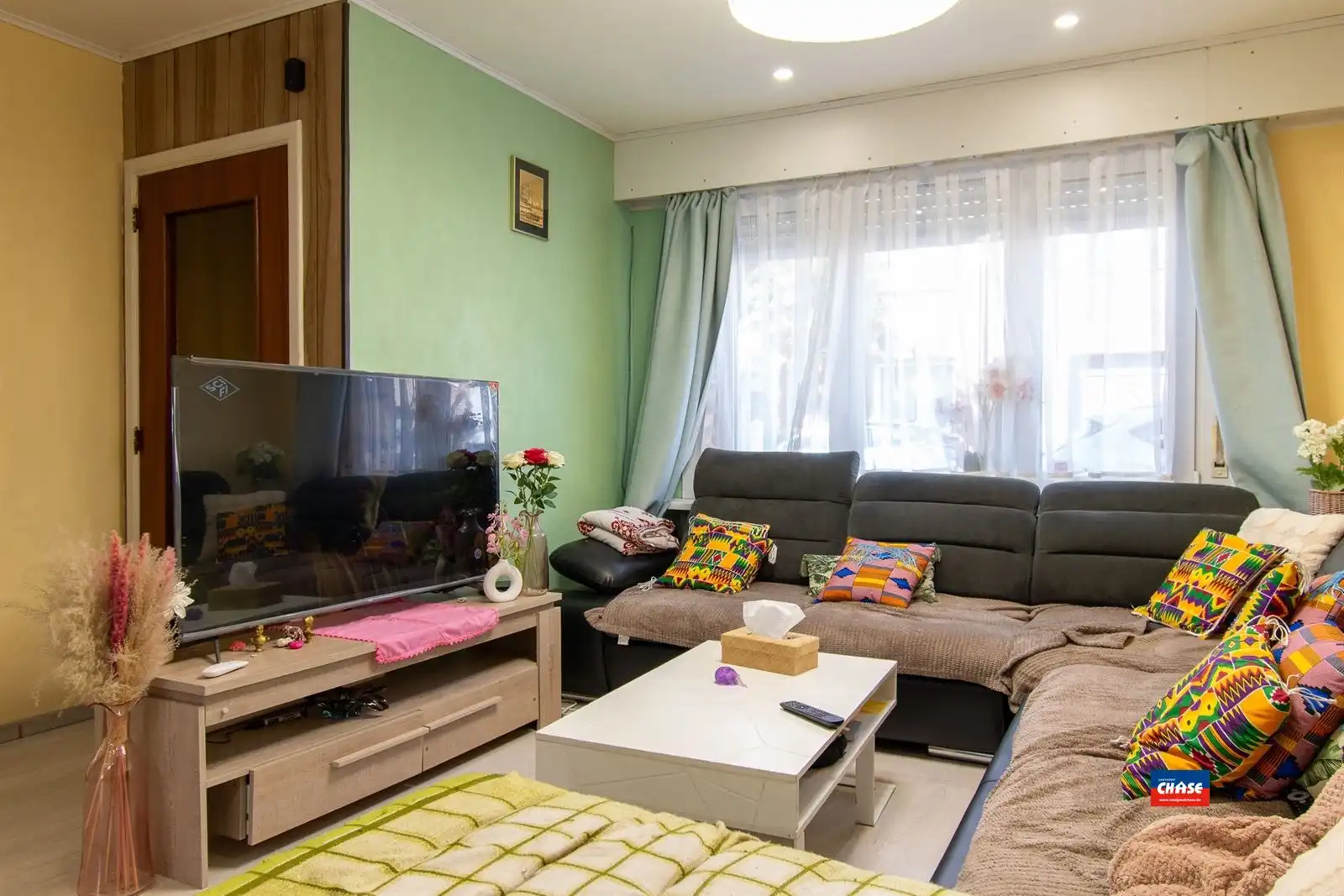 Op te frissen woning met 3 slpks, zolder en tuin foto 3
