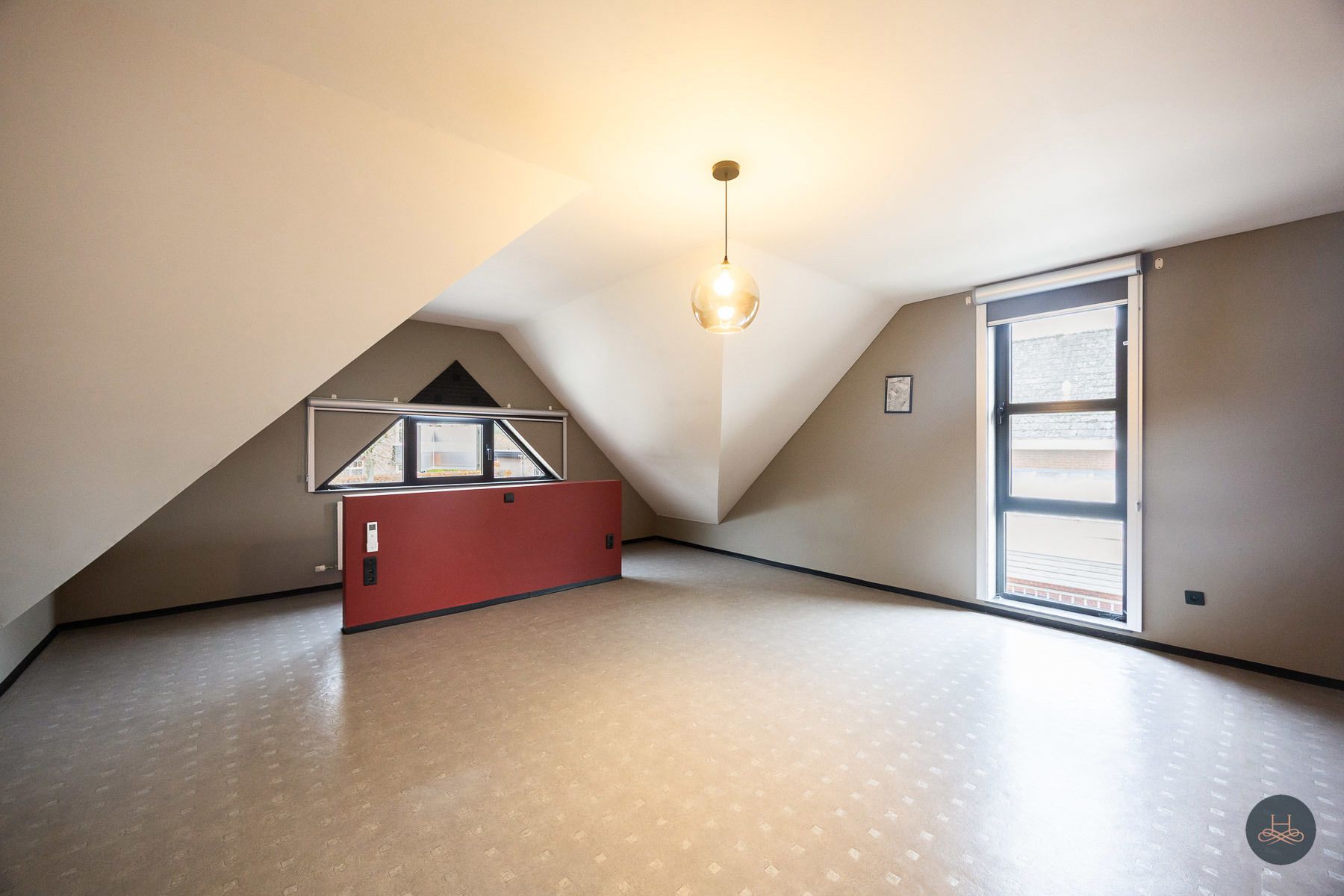 Instapklare open bebouwing met ruime tuin en bijgebouw foto 16