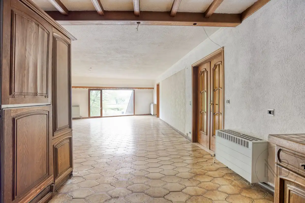 Te renoveren appartemtent met garage te koop! foto 17