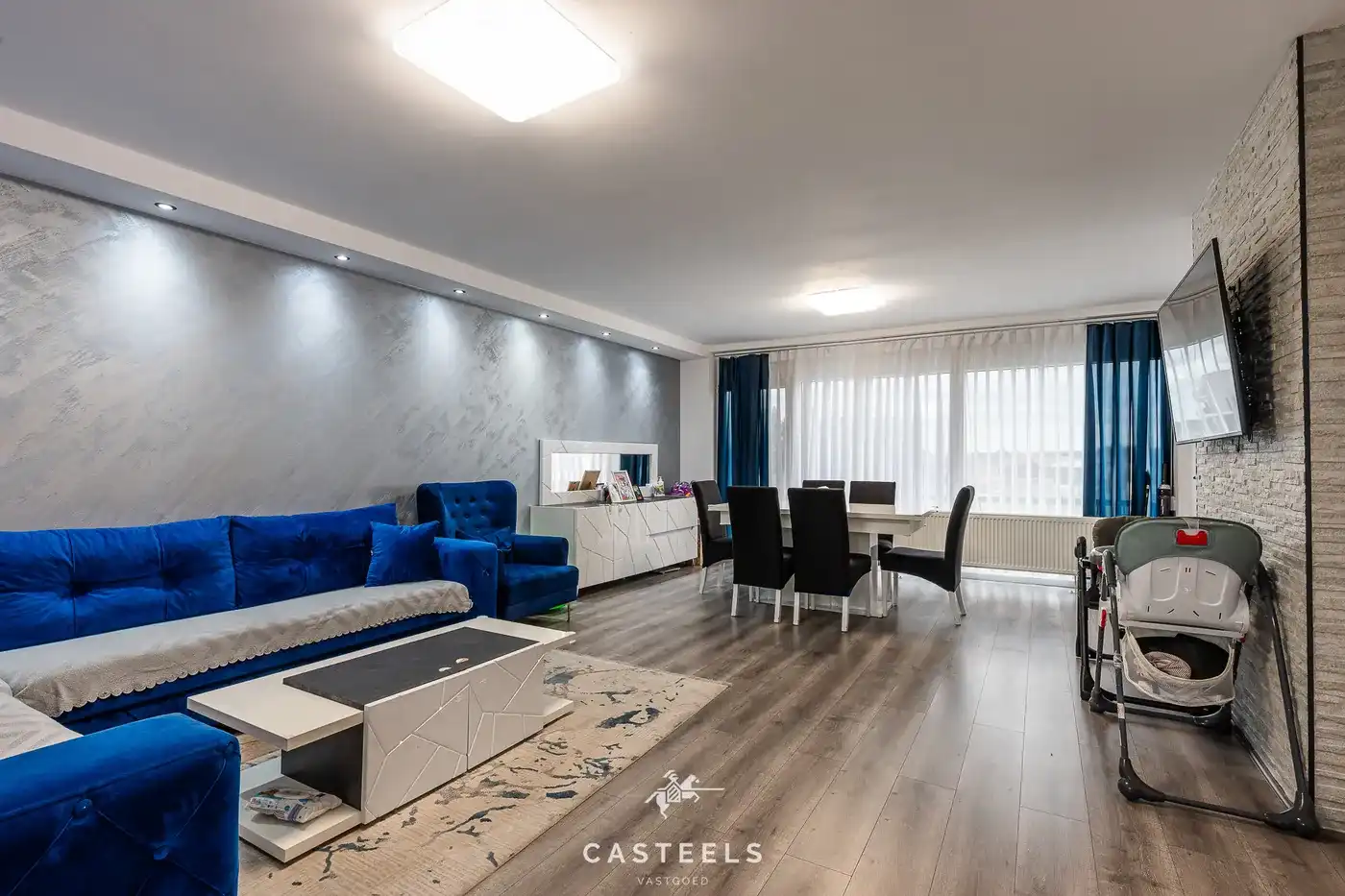 Gerenoveerd duplexappartement met groot terras, garage en 2 slaapkamers in Zelzate foto 2