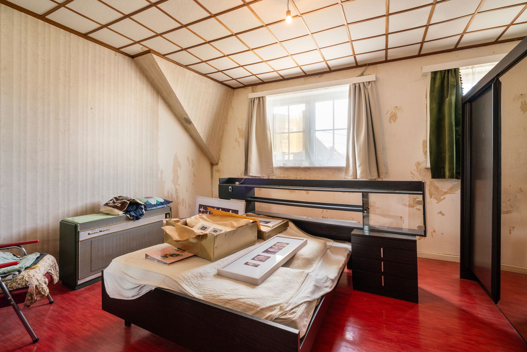 Te renoveren woning met 4 slaapkamers en mooie tuin in het rustige Haaltert foto 12
