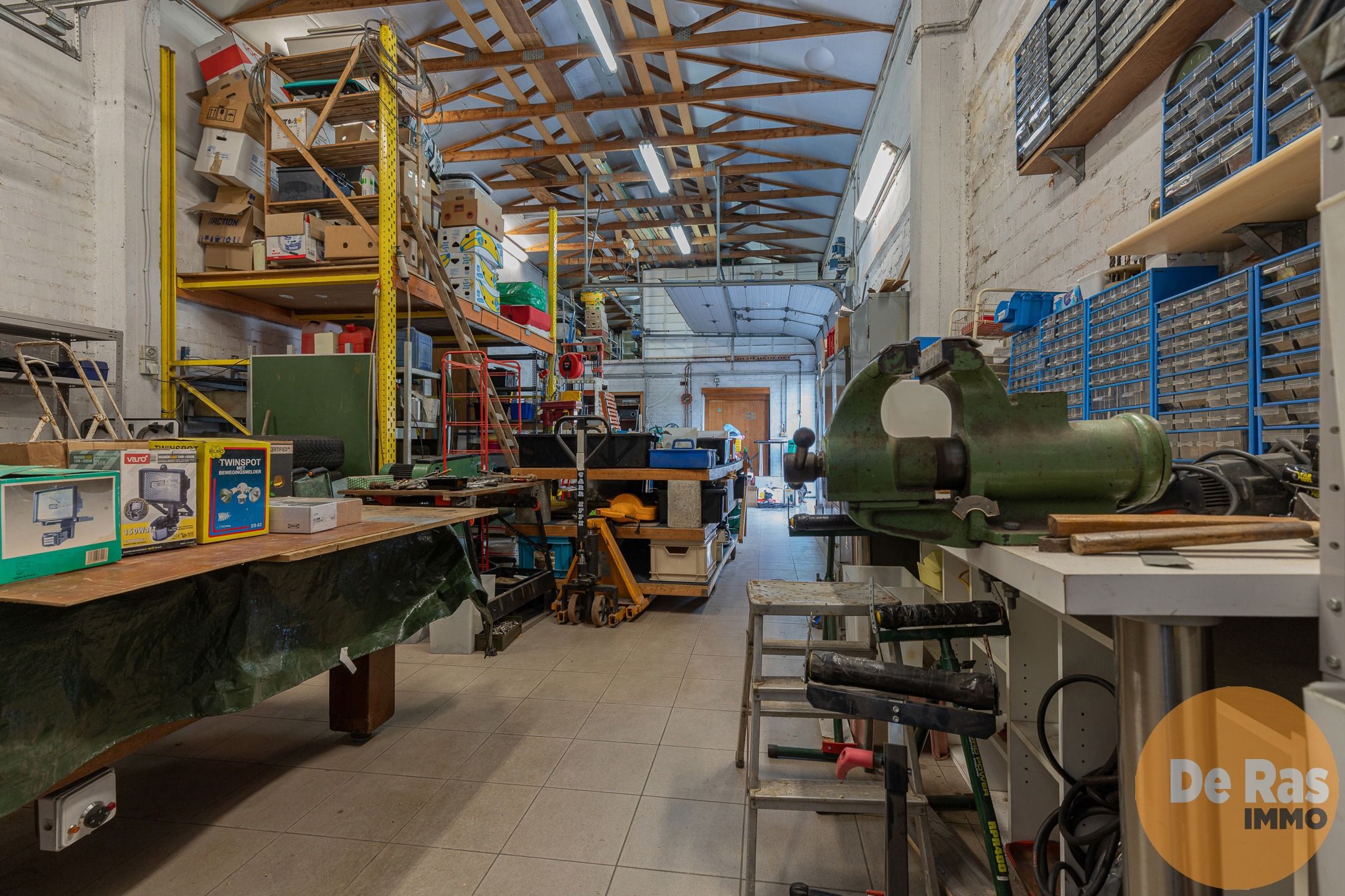 IZEGEM - Stevige HOB met ruime loods! foto 19