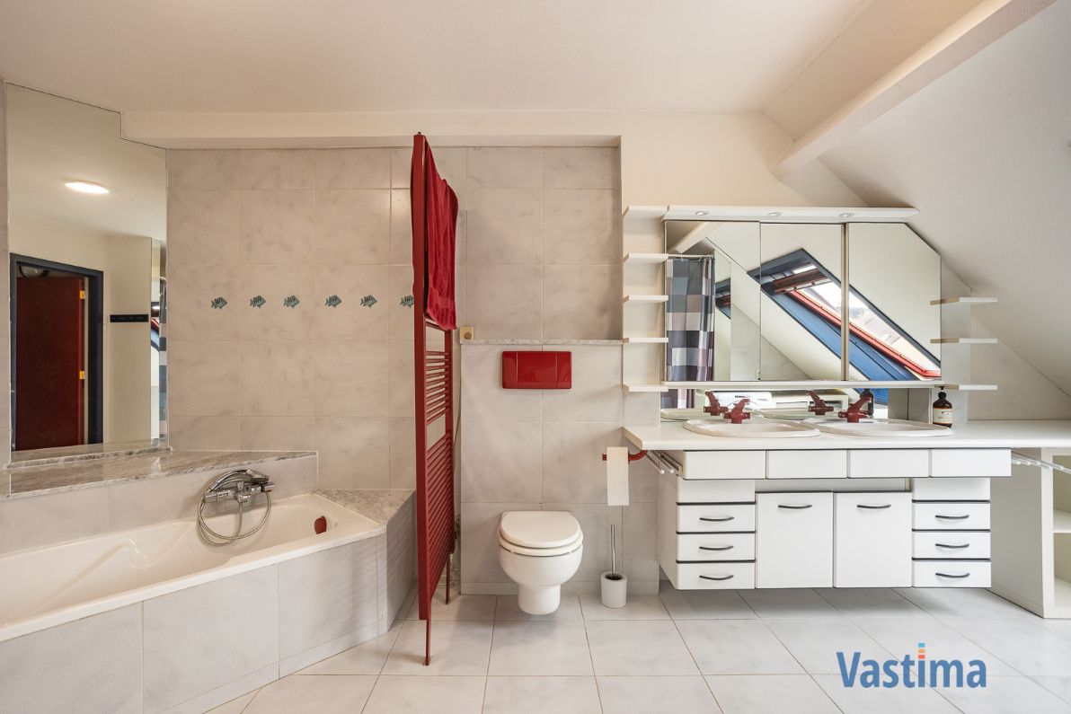 Instapklare architectenwoning met 4 slaapkamers, tuin en garage nabij centrum Erembodegem foto 17