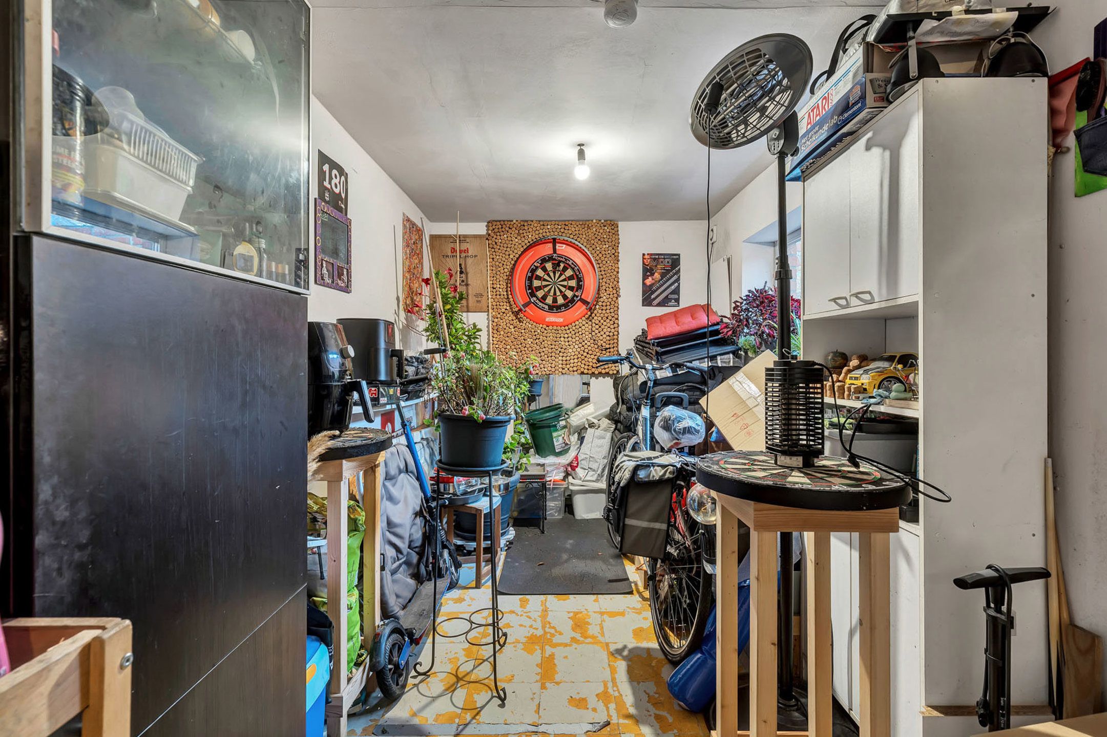 Gezellig op te frissen gesloten bebouwing met tuin foto 8