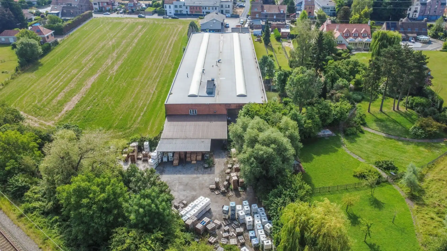 ZEER RUIME LOODS (3000m²) + WONING/BUREEL ! foto 5