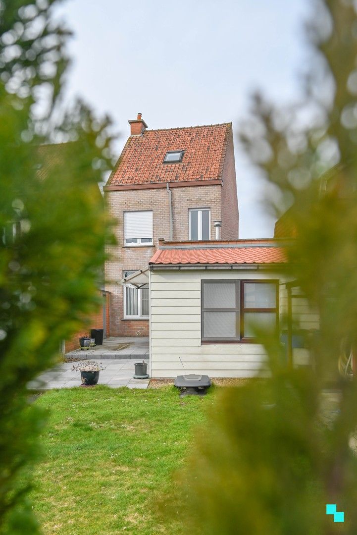 Stadswoning met uitgestrekte tuin te Kortrijk foto 19