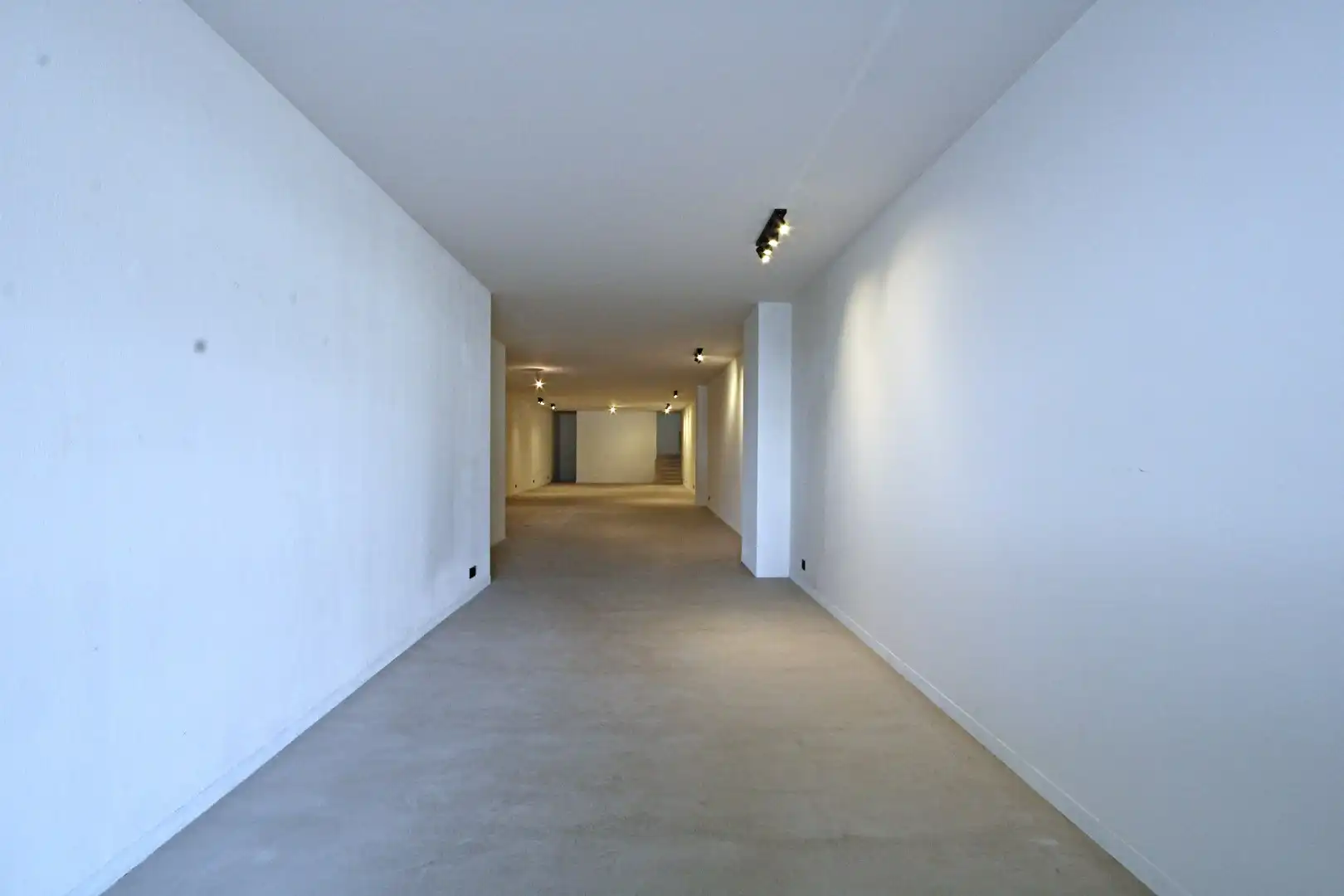 Instapklare winkel-kantoor-praktijkruimte De Wielingen 9 foto 3
