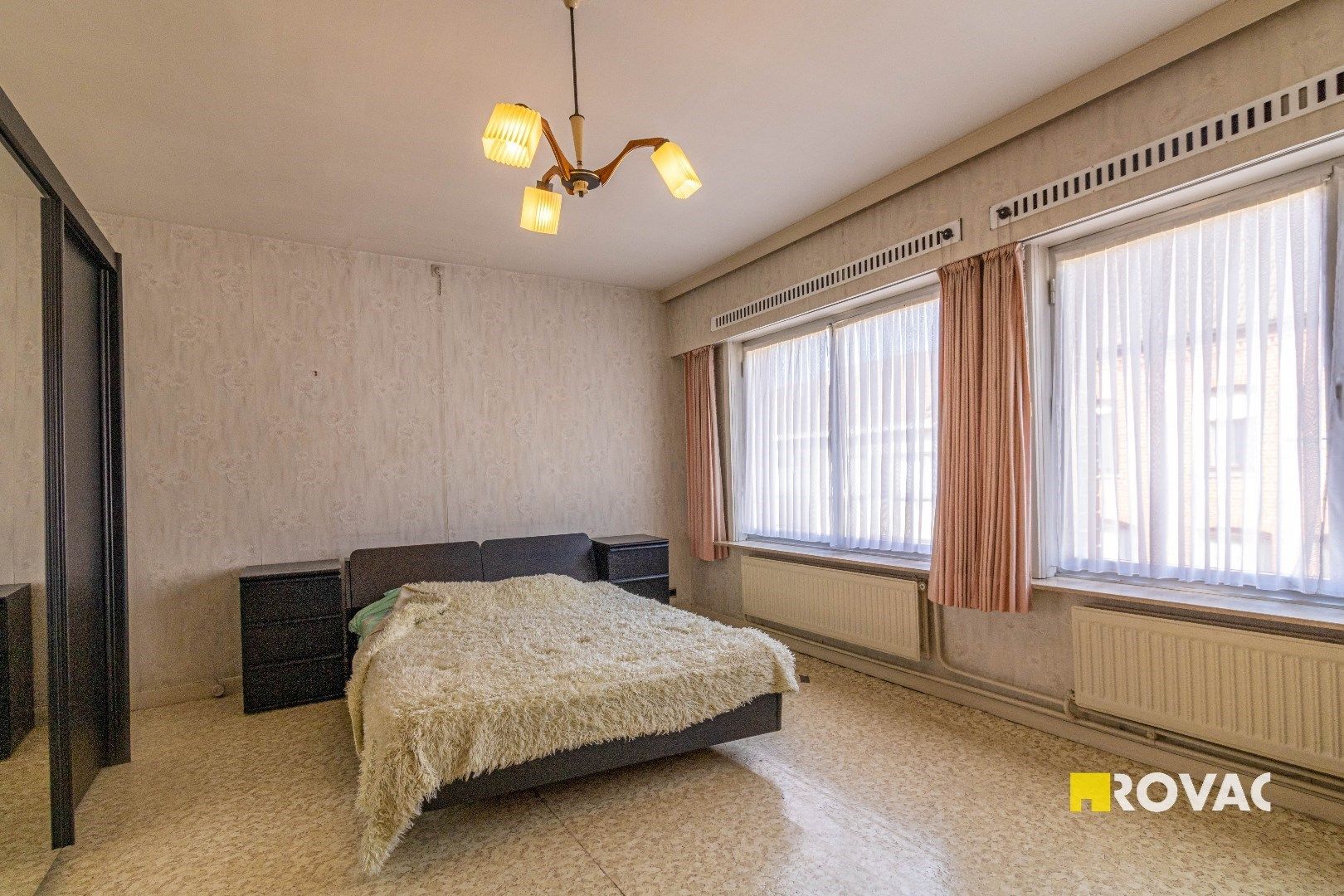 Ruime woning met 4 slaapkamers én veel potentieel nabij centrum foto 18