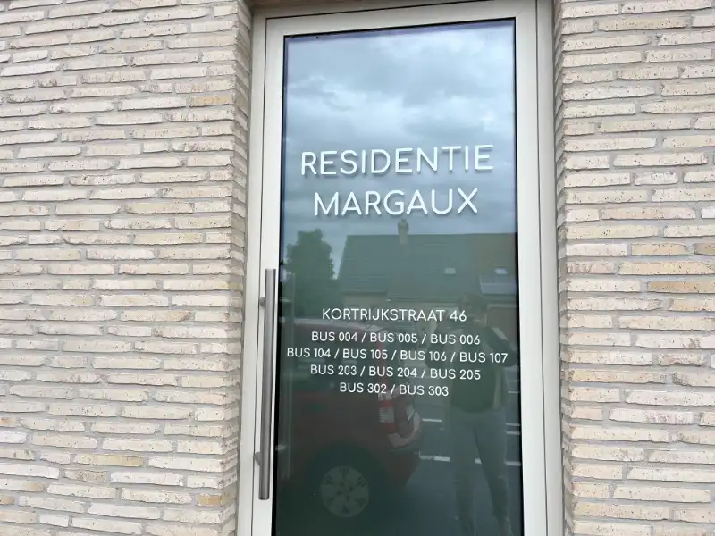 Energiezuinig 2 slpkm appartement met terras, tuin en staanplaats foto 17