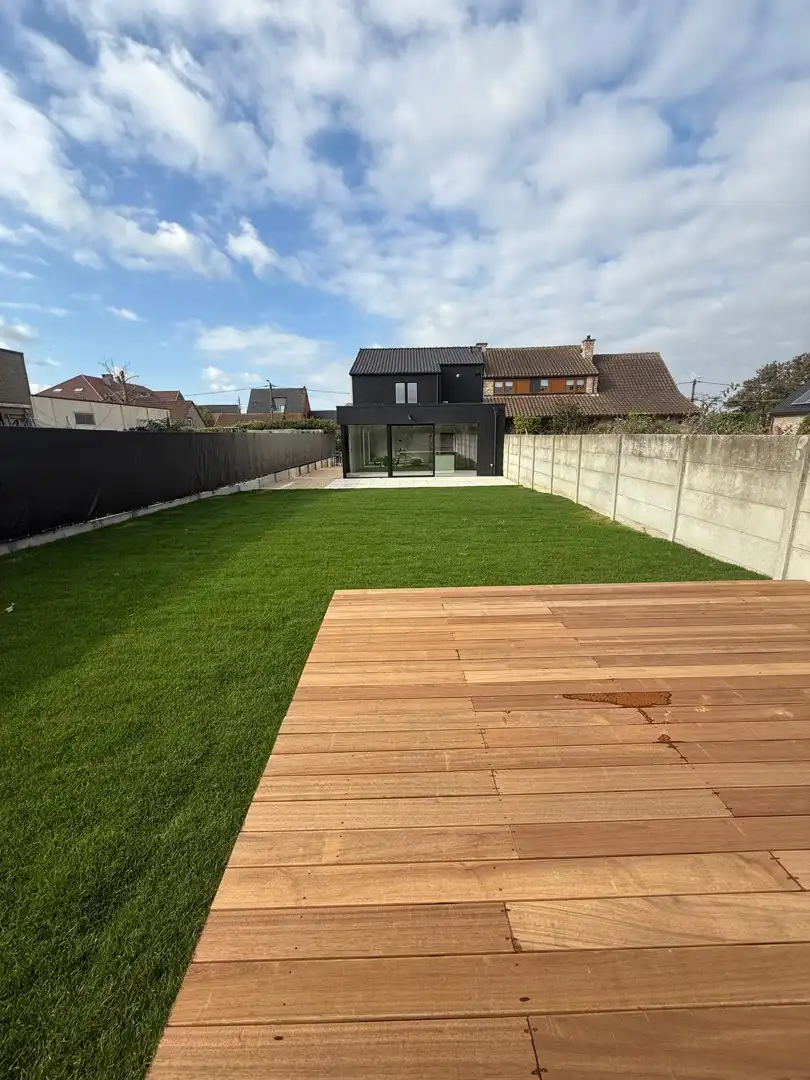 Nieuwbouwwoning met 3 slaapkamers en luxueuze afwerking. foto 32